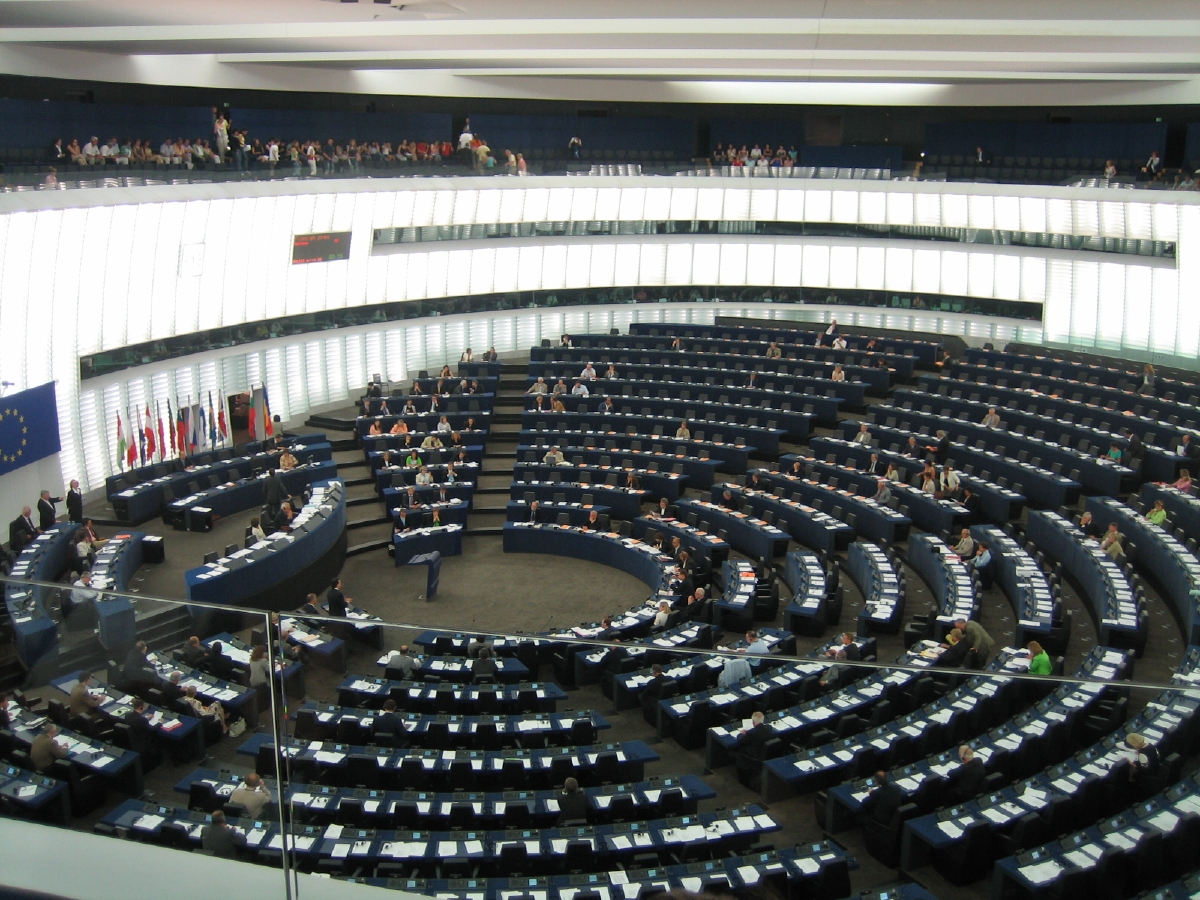 Eurocépticos perdem grupo no Parlamento Europeu