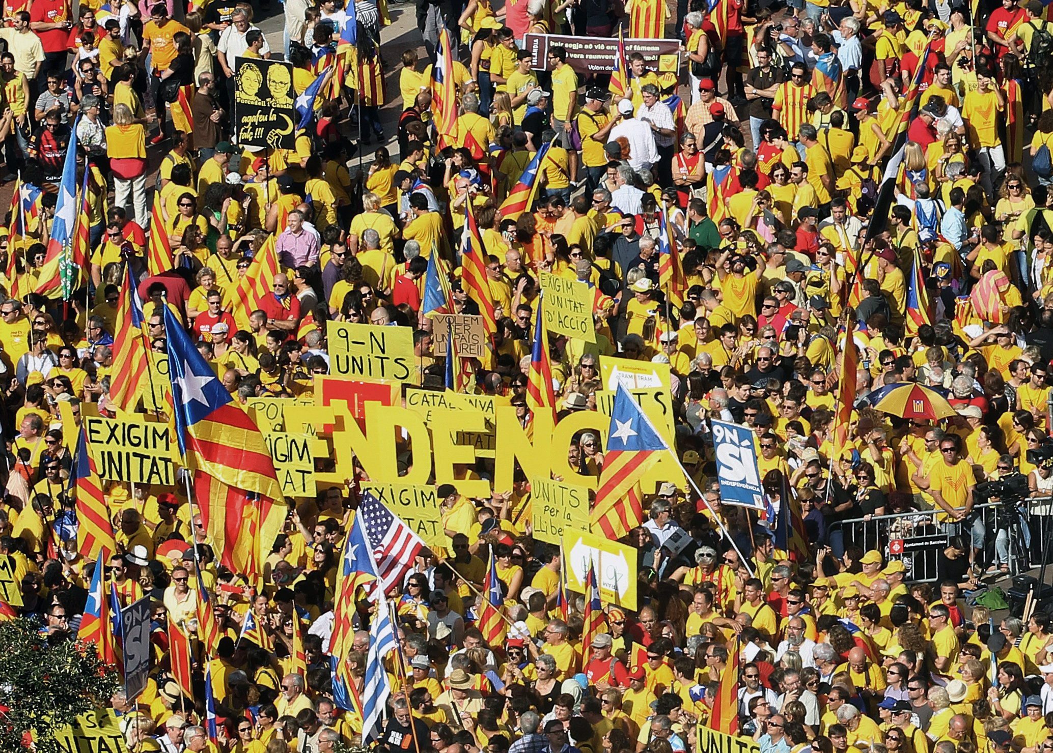 Catalunha: As imagens da gigantesca manifestação pró-independência