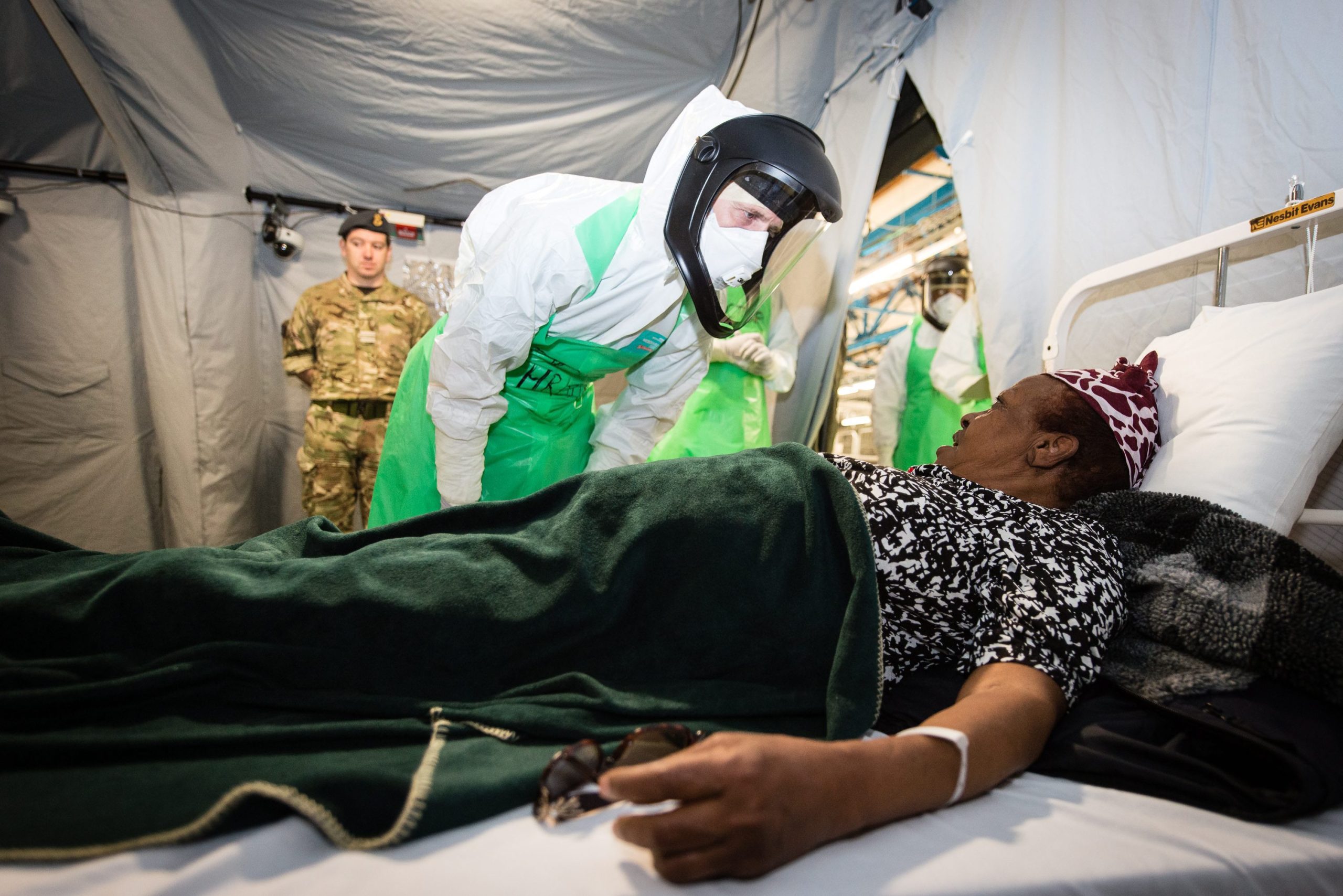 Ébola pode custar mais de 32 mil milhões de dólares à África Ocidental