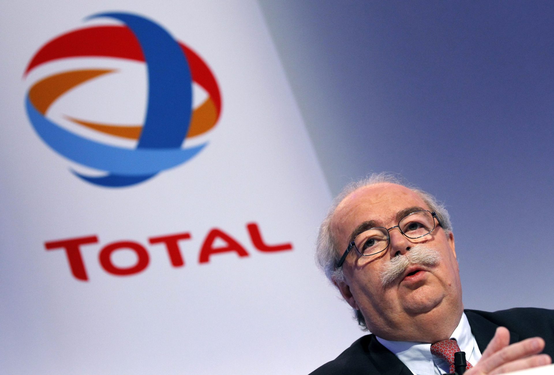 Condutor de limpa-neves estava embriagado quando chocou com avião do CEO da Total