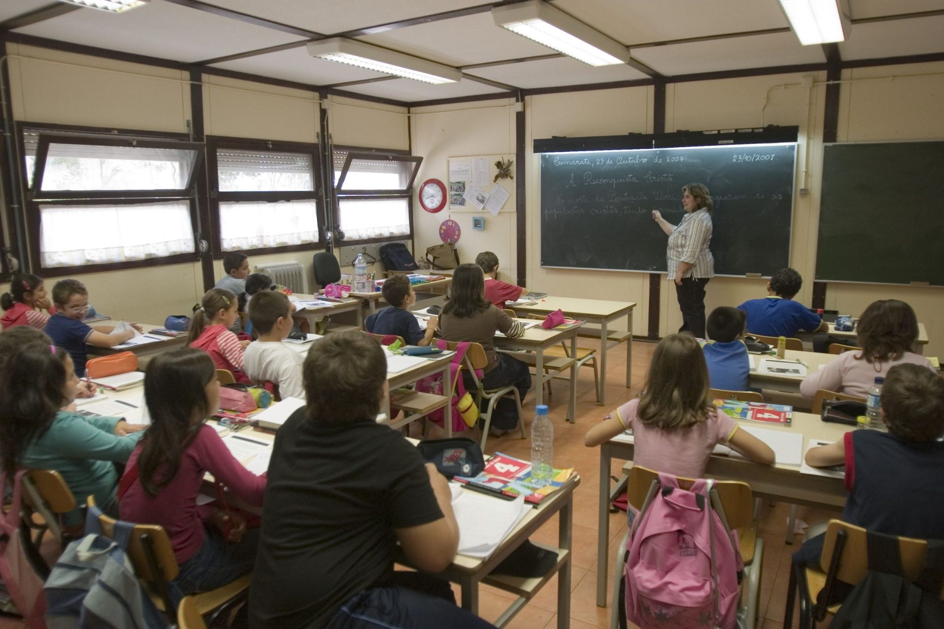 Ministério diz que ainda há 1500 professores por colocar