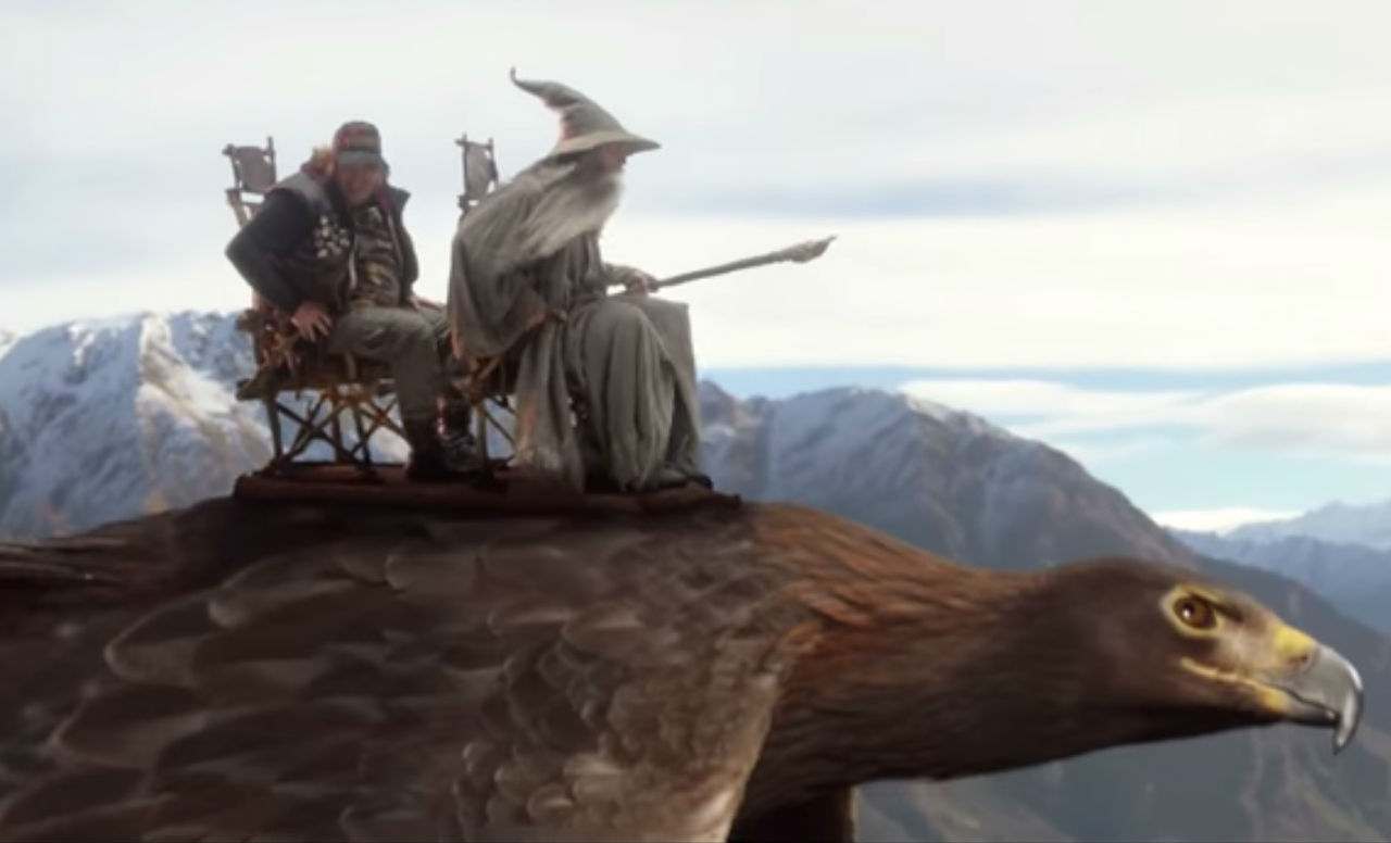 Air New Zealand: Peter Jackson e Elijah Wood no melhor video de segurança aérea de sempre