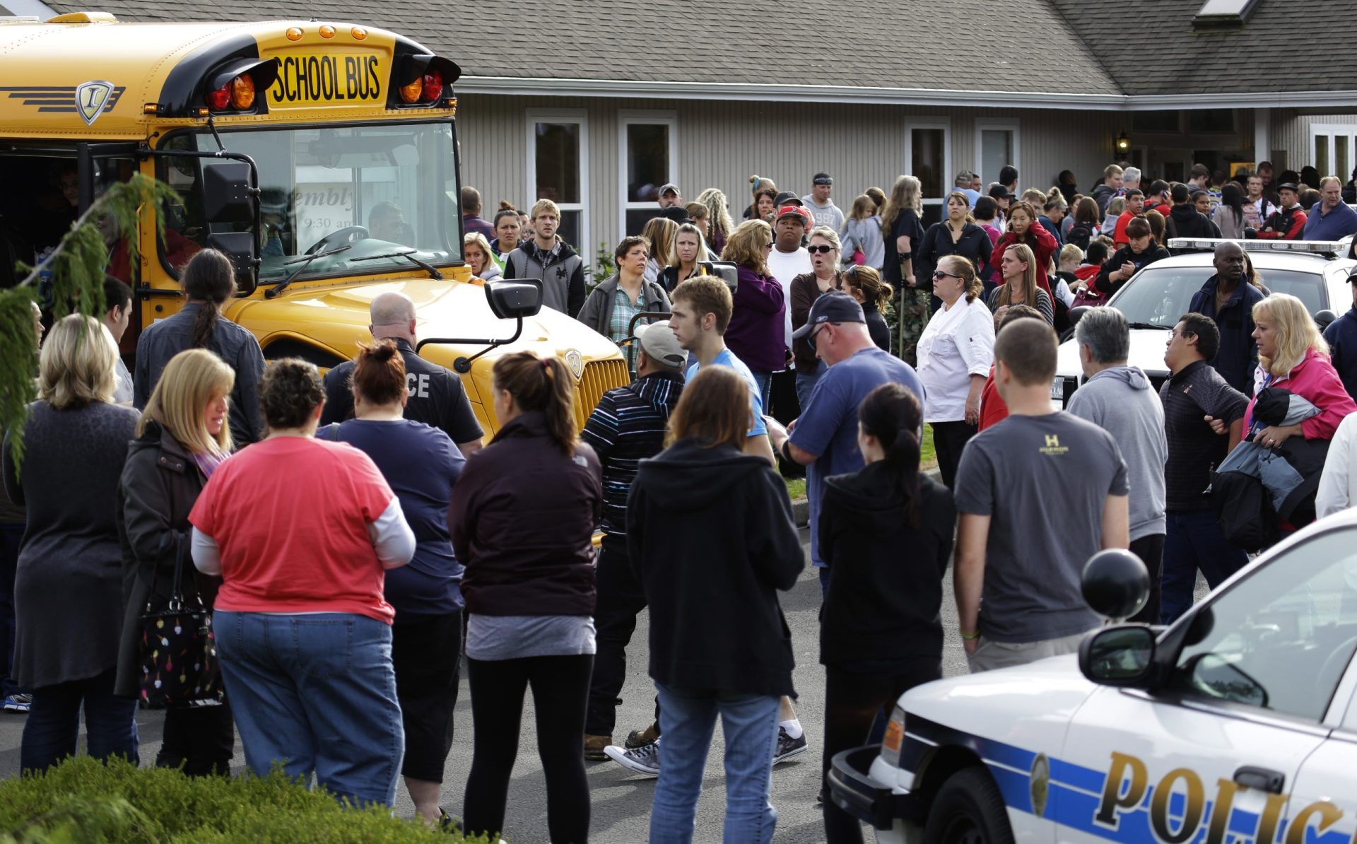 Dois estudantes morreram num tiroteio numa escola nos EUA