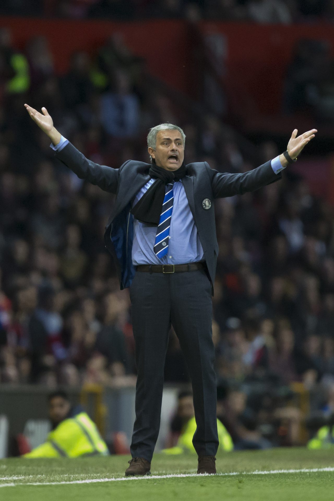 Golo dramático dos red devils deixa Mourinho &#8216;blue&#8217;