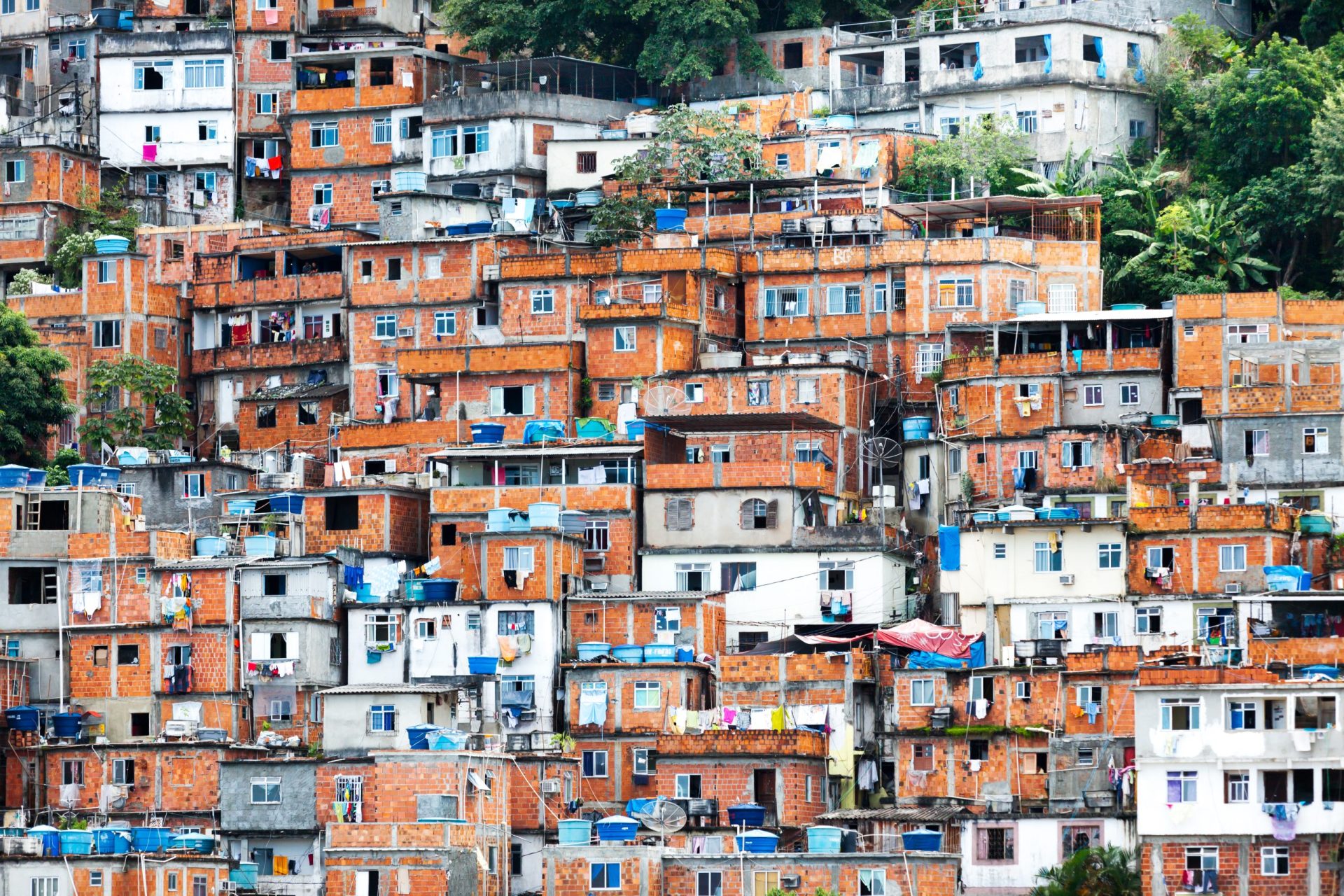 Rio de Janeiro avança com urbanização das favelas