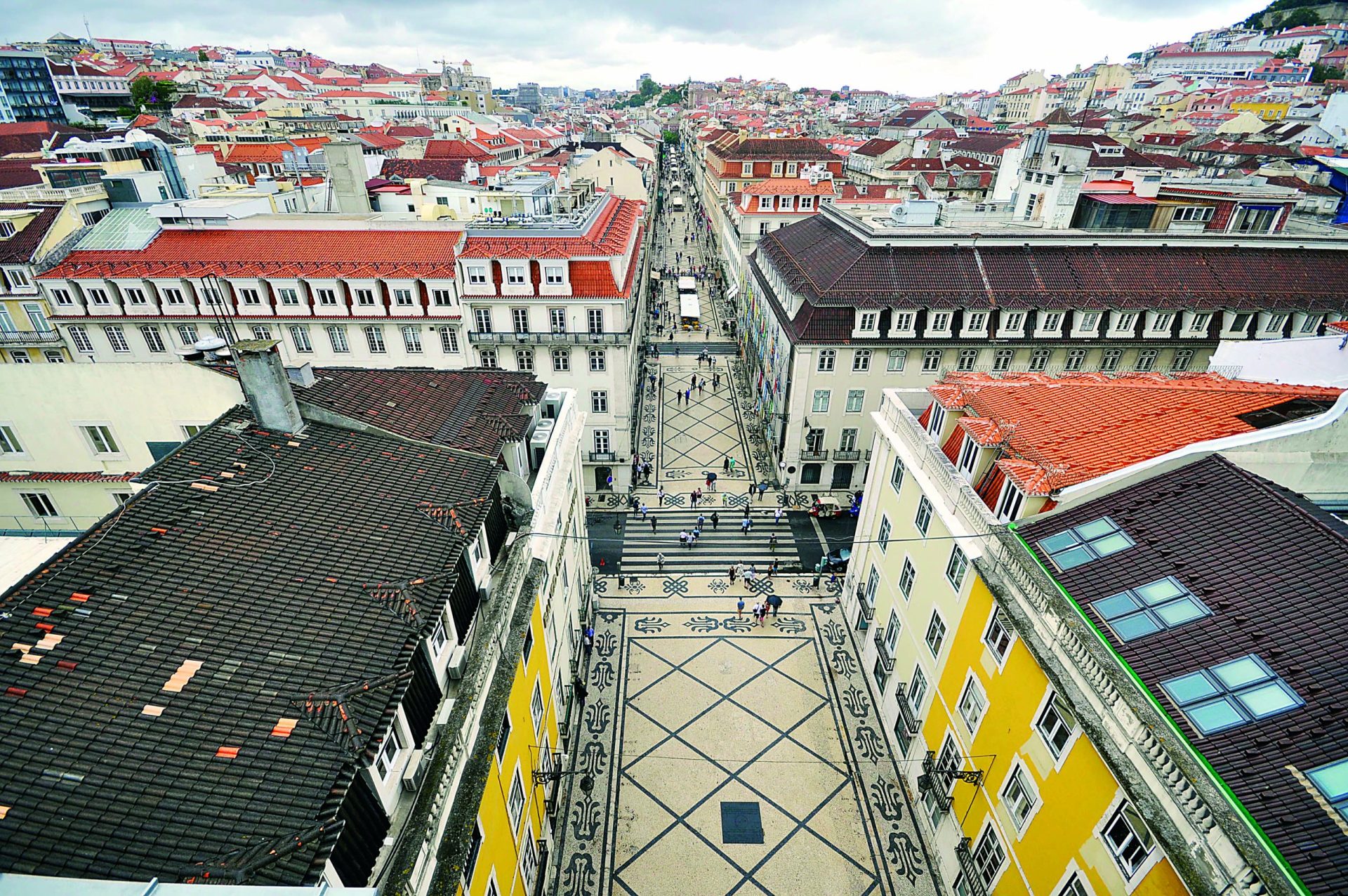 Câmara de Lisboa mantém IMI e cria taxas para turistas