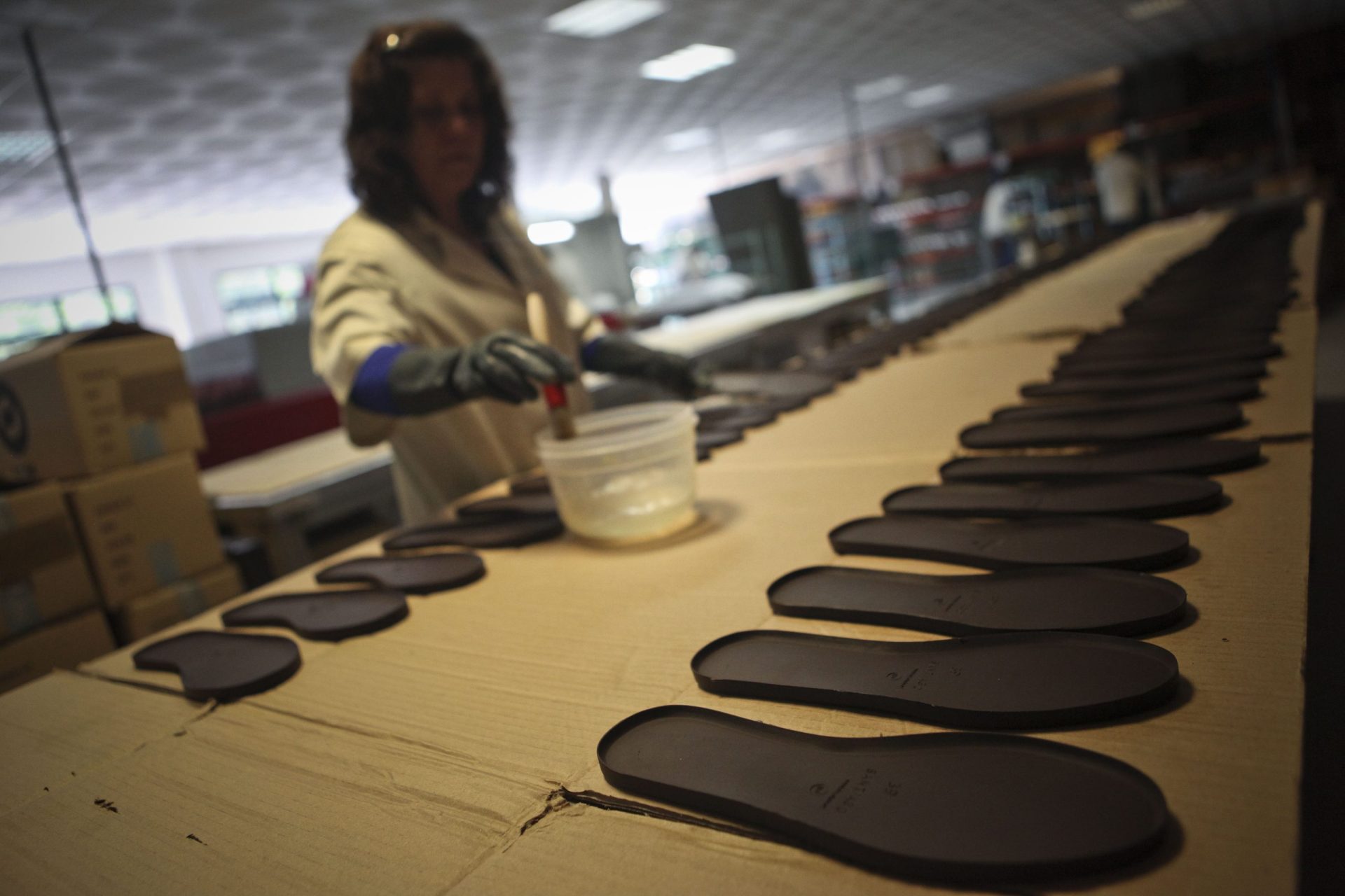 Cavaco dedica o dia à indústria do calçado