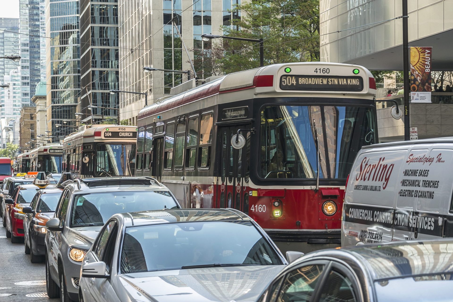 Sexo num eléctrico em Toronto provocou engarrafamento de trânsito