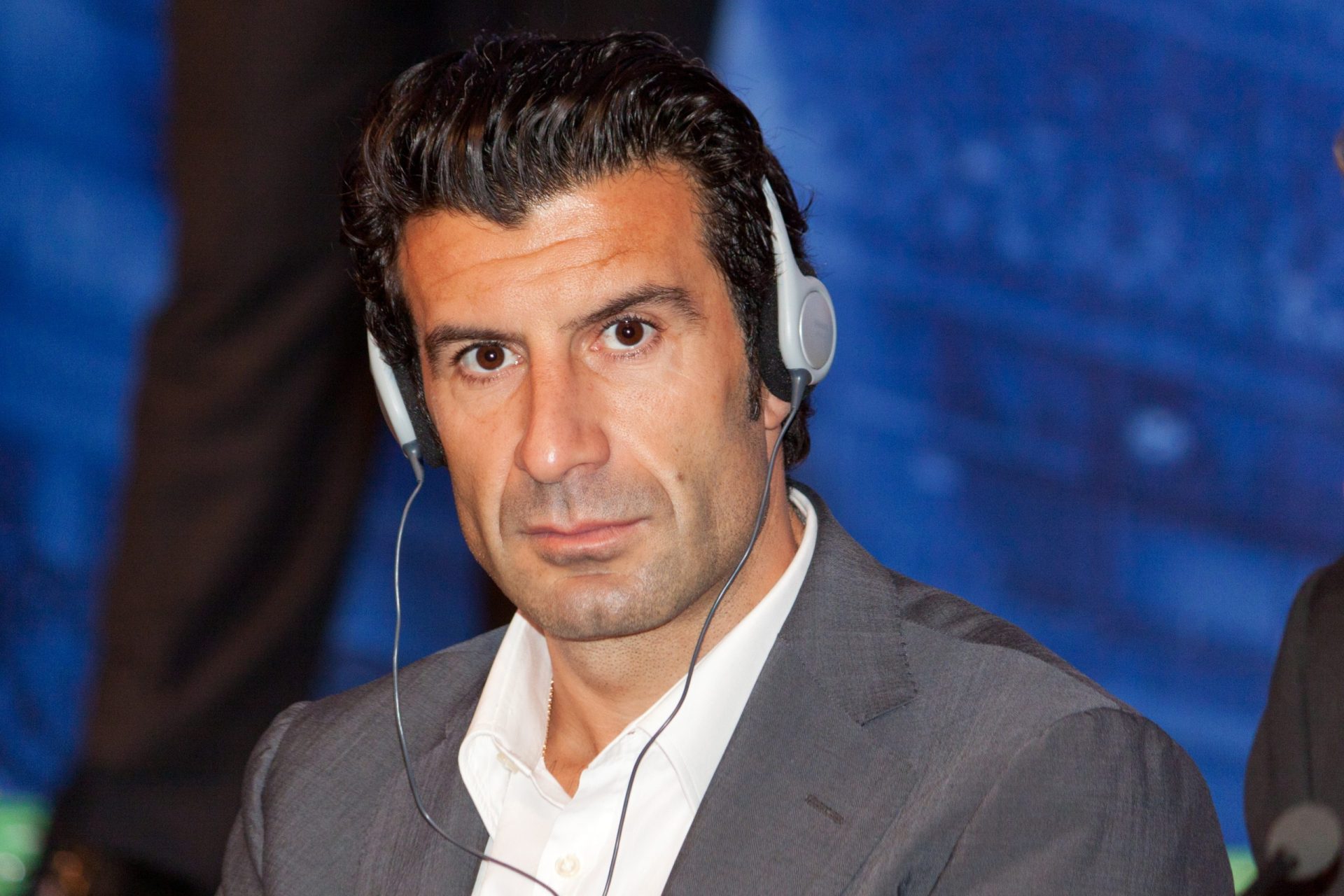 Luís Figo nega ser amigo de José Sócrates