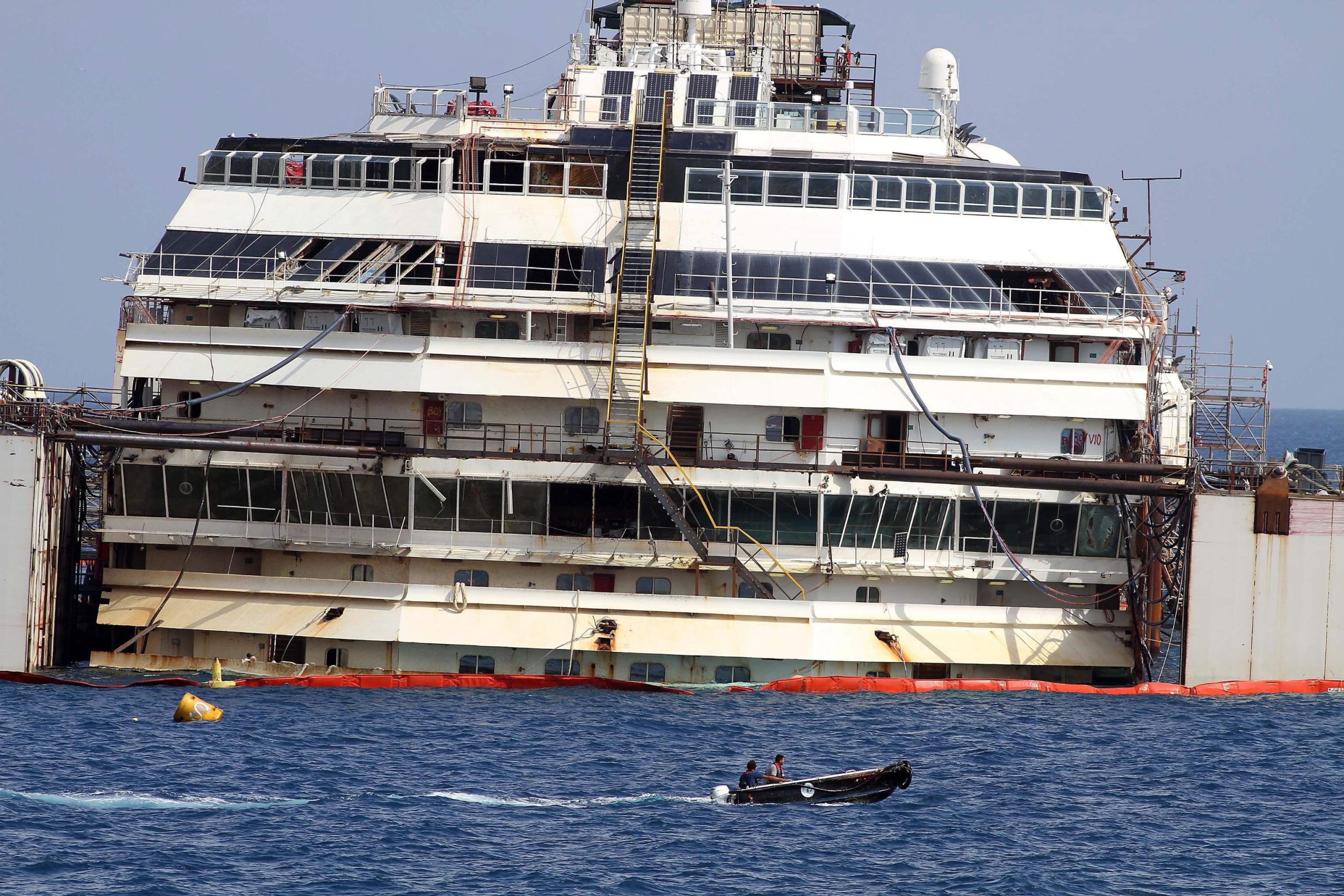Encontrado corpo da última vítima do naufrágio do Costa Concordia