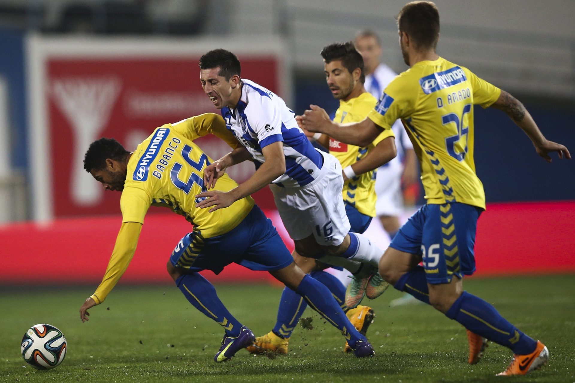 FC Porto tropeça no Estoril