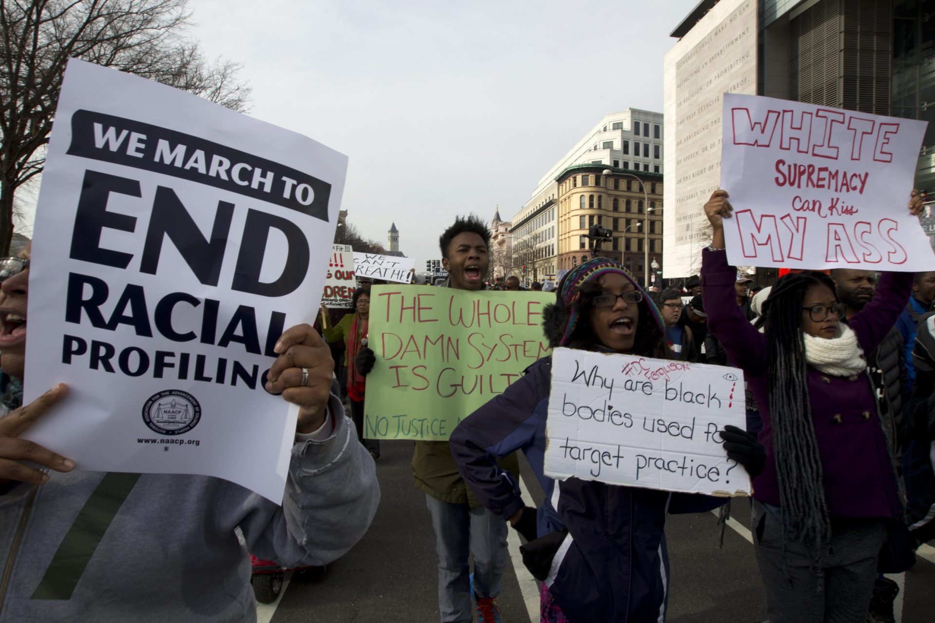 Americanos protestam em Washington contra o racismo