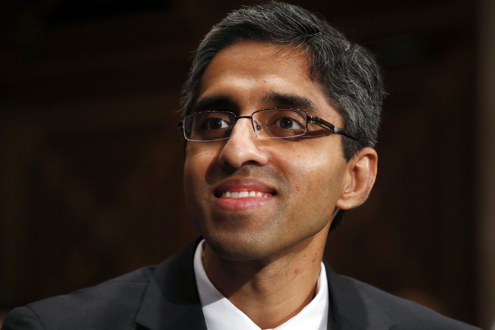 Vivek Murthy, o médico que venceu o lóbi das armas americano