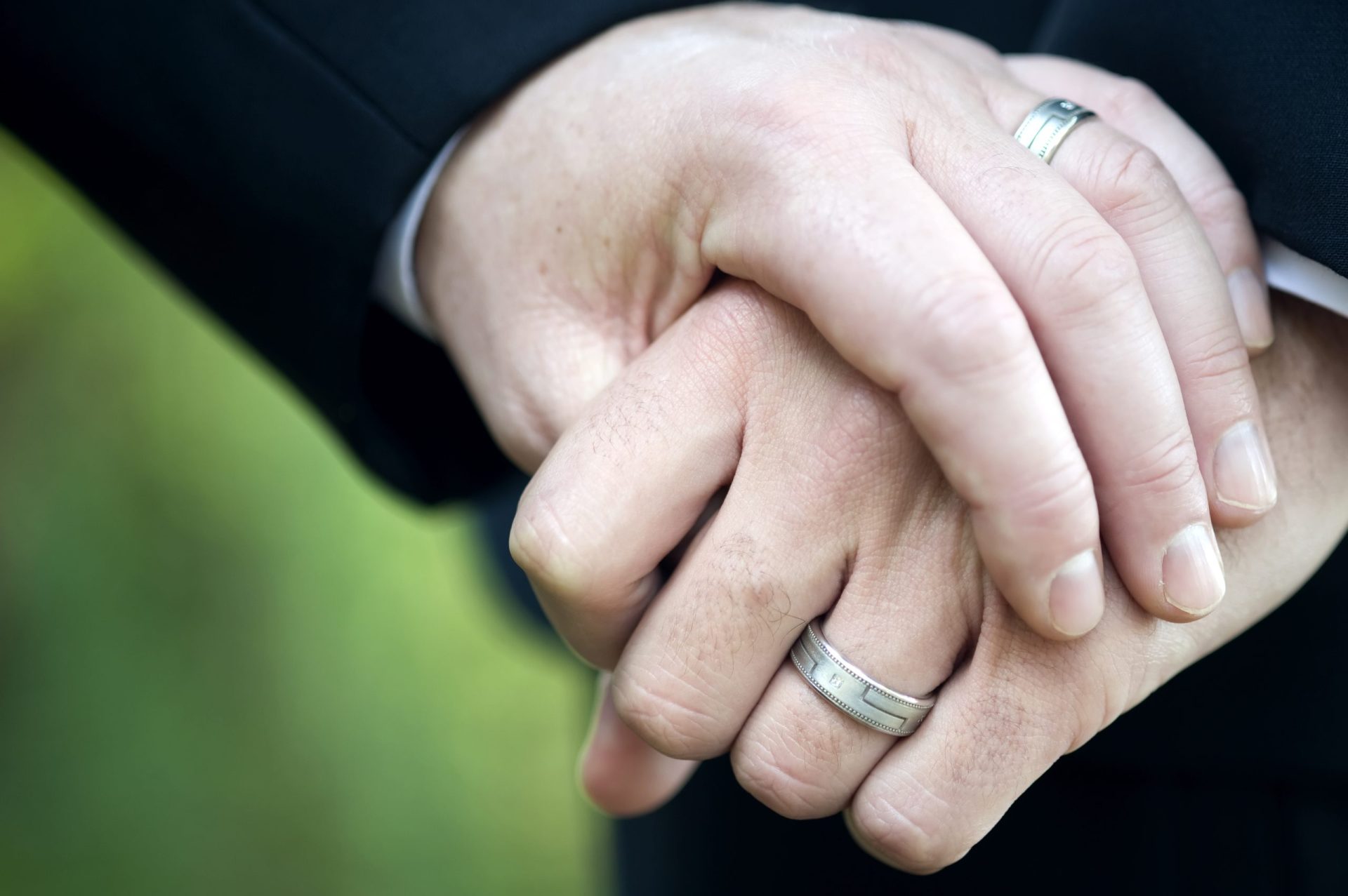 Ex-líder religioso que ‘curava’ gays casou-se… Com um homem