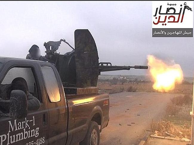Canalizador descobre o seu carro em imagem de terroristas sírios