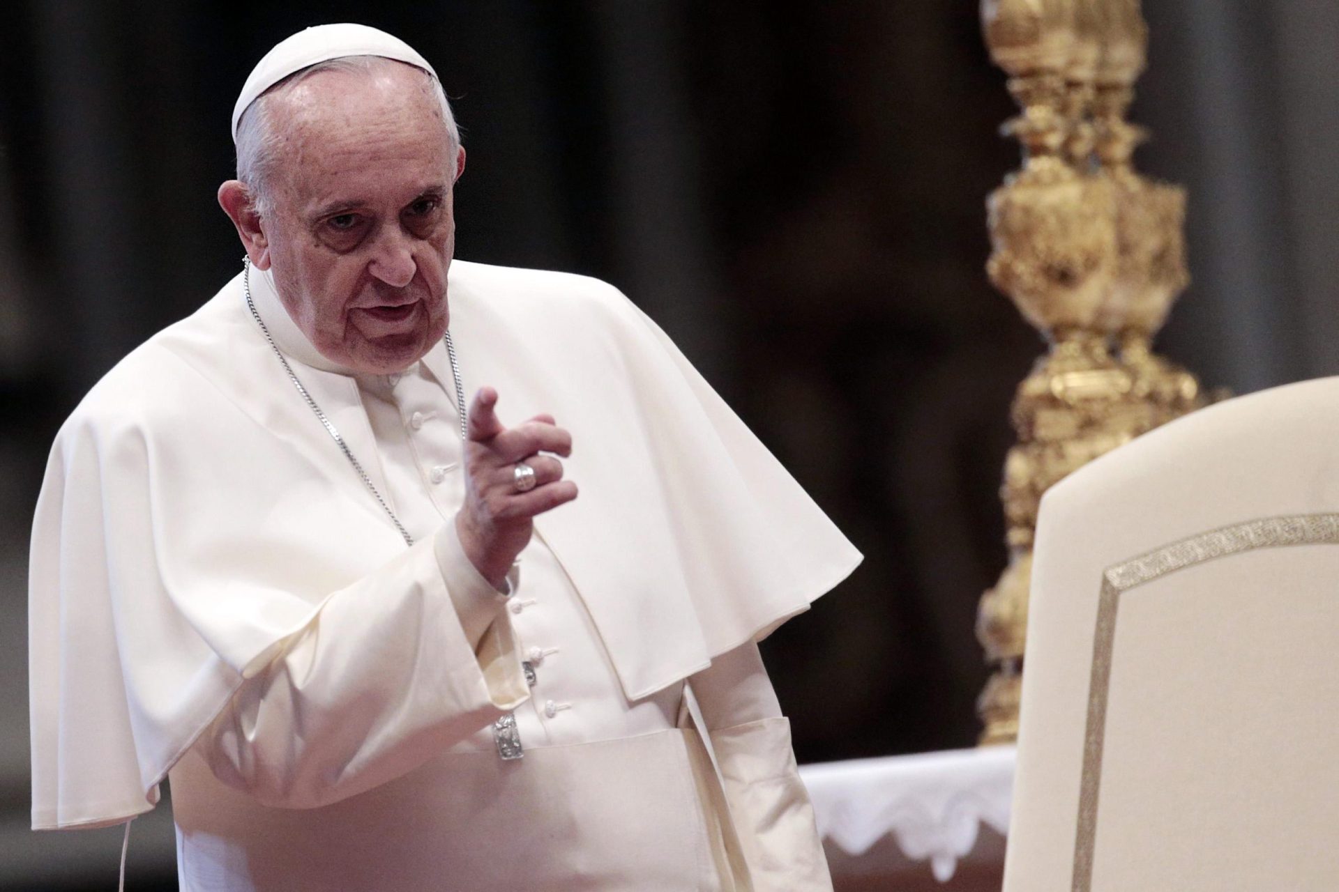 Papa critica &#8216;patologia do poder&#8217; e ‘Alzheimer espiritual’ no  Vaticano