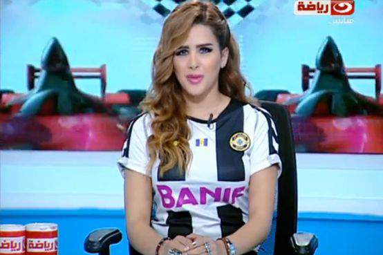 Jornalista do Egipto apresenta telejornal com camisola do Nacional da Madeira