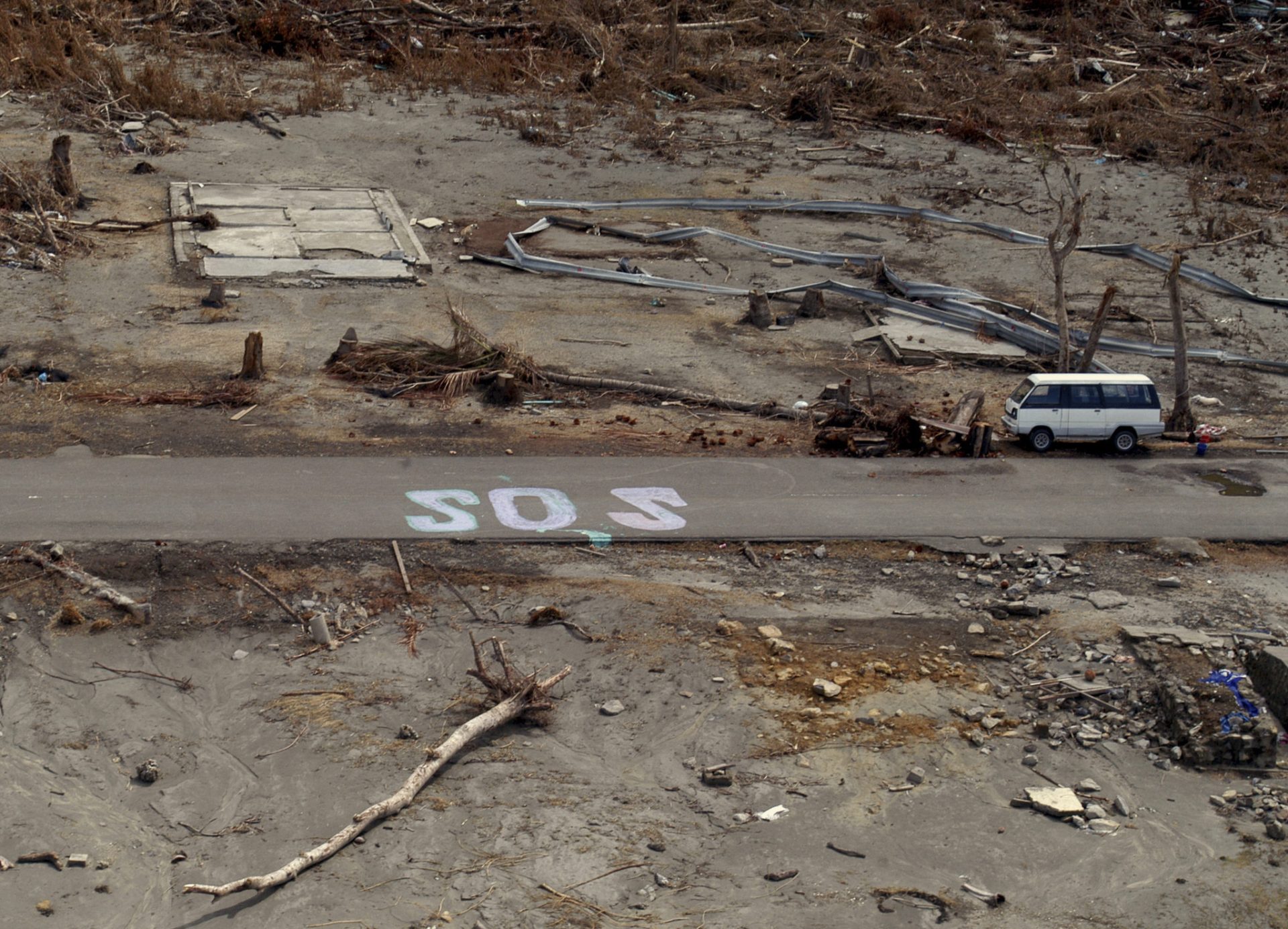 As imagens da destruição do Tsunami que há dez anos varreu a Tailândia