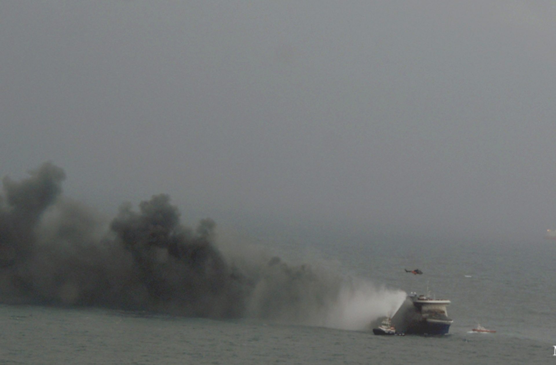 Incêndio em ferry italiano fez um morto