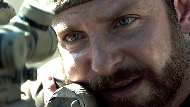 Clint Eastwood e Bradley Cooper juntam-se em American Sniper [veja aqui o trailer]