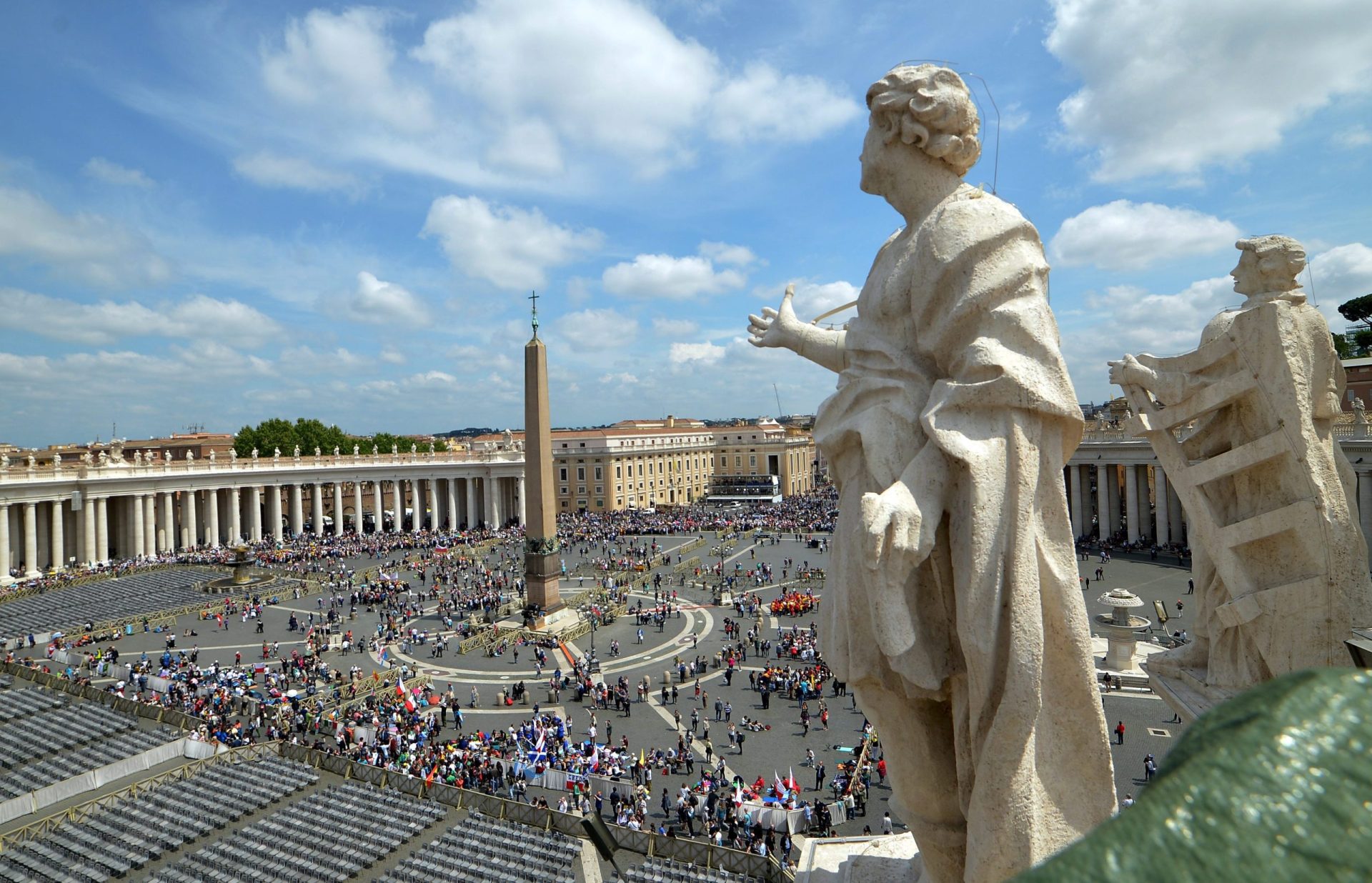 Centenas de milhões de euros não declarados encontrados no Vaticano