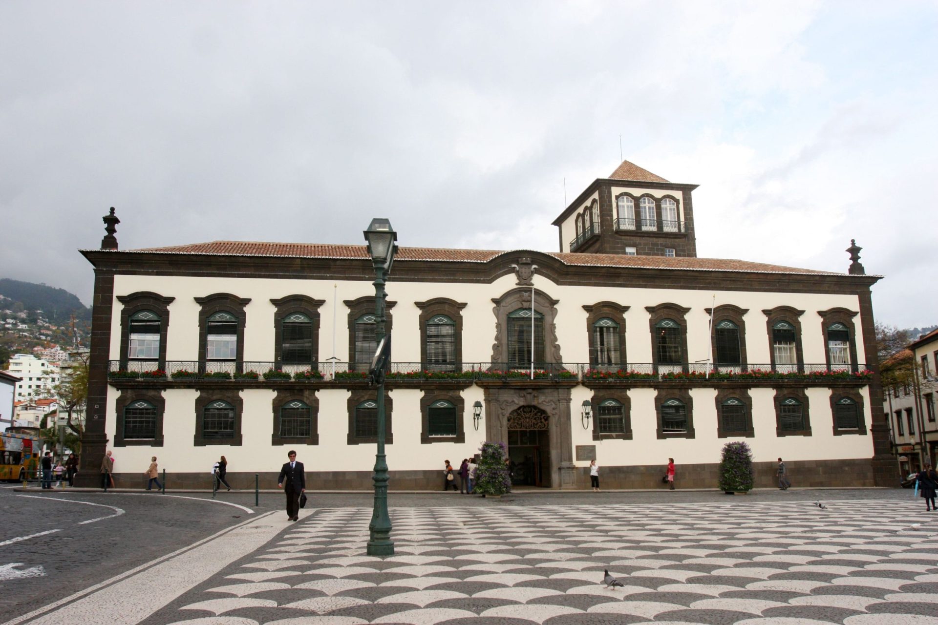 Convulsão na Câmara do Funchal