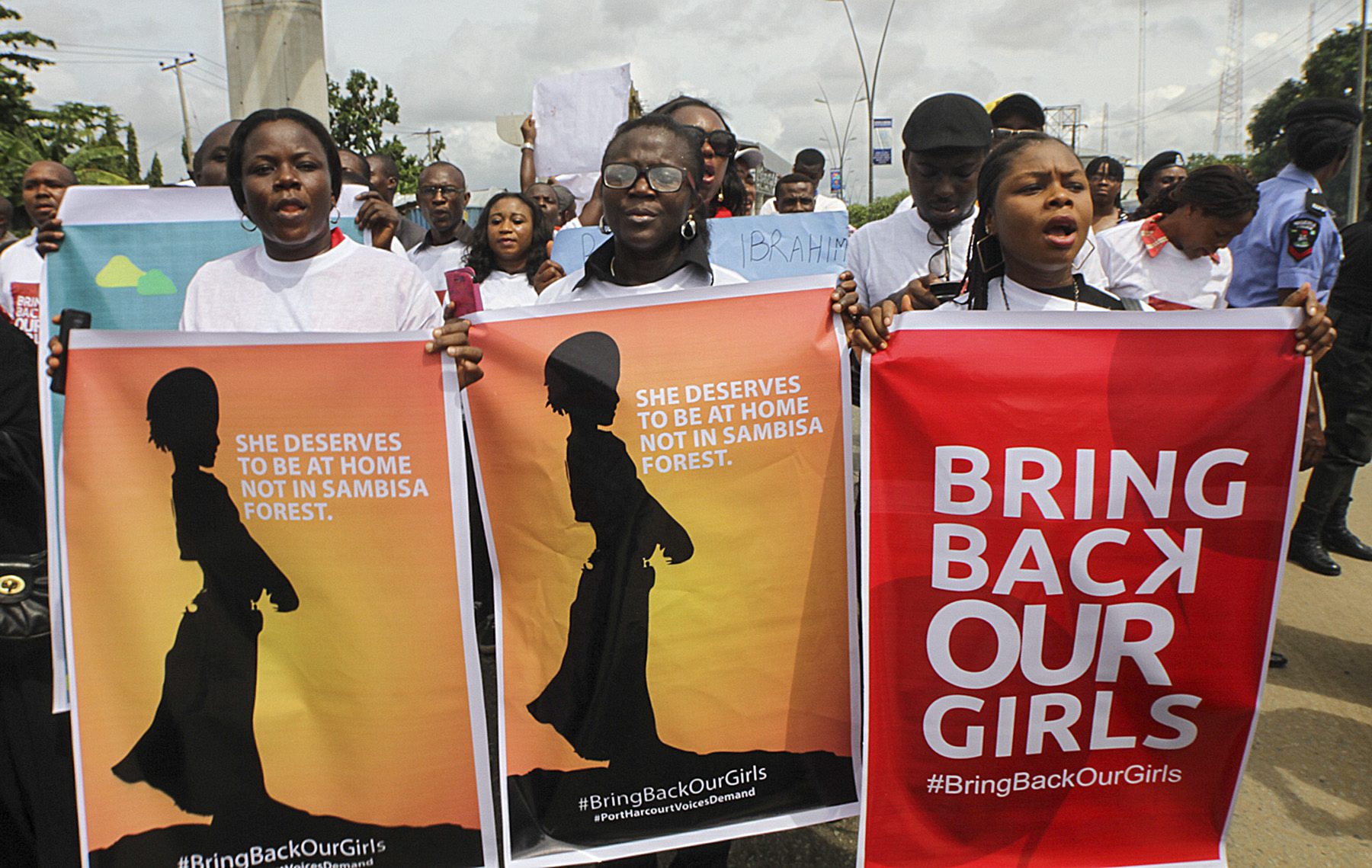 Boko Haram &#8216;mostra&#8217; raparigas raptadas