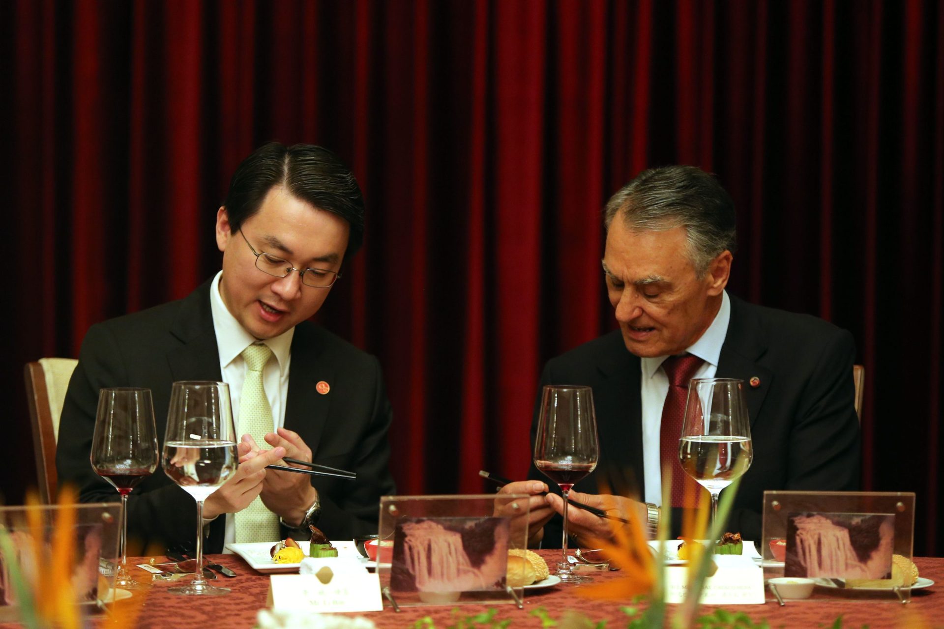 Cavaco Silva rendido à ‘visão estratégica’ de Xangai