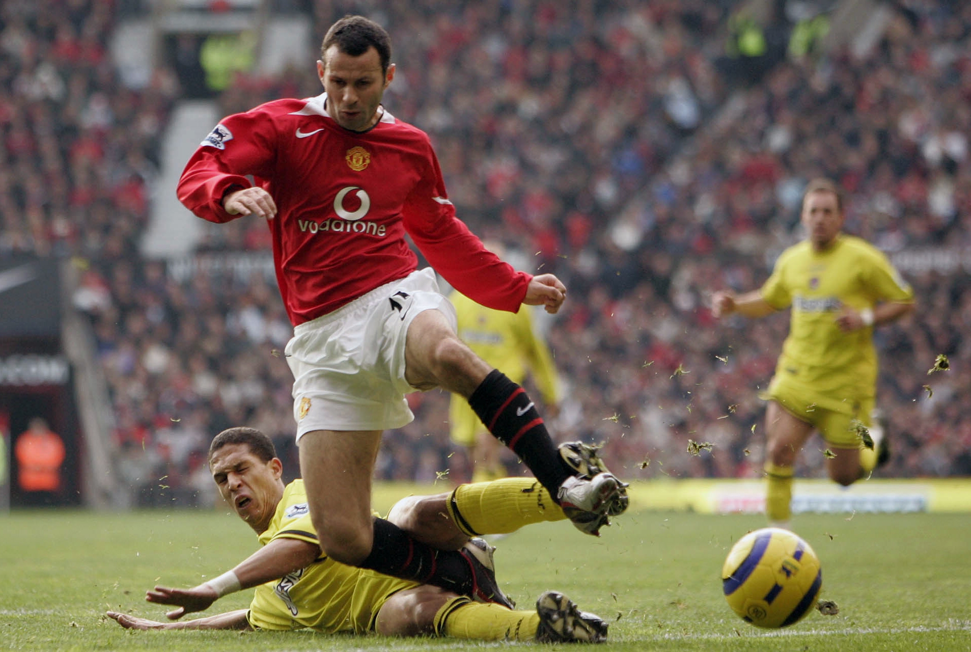 Giggs termina carreira 23 anos depois