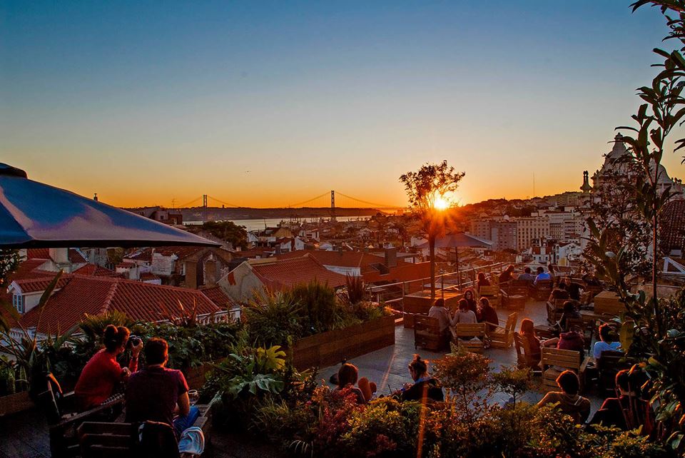 Artistas de rua ao vivo e a cores no Park