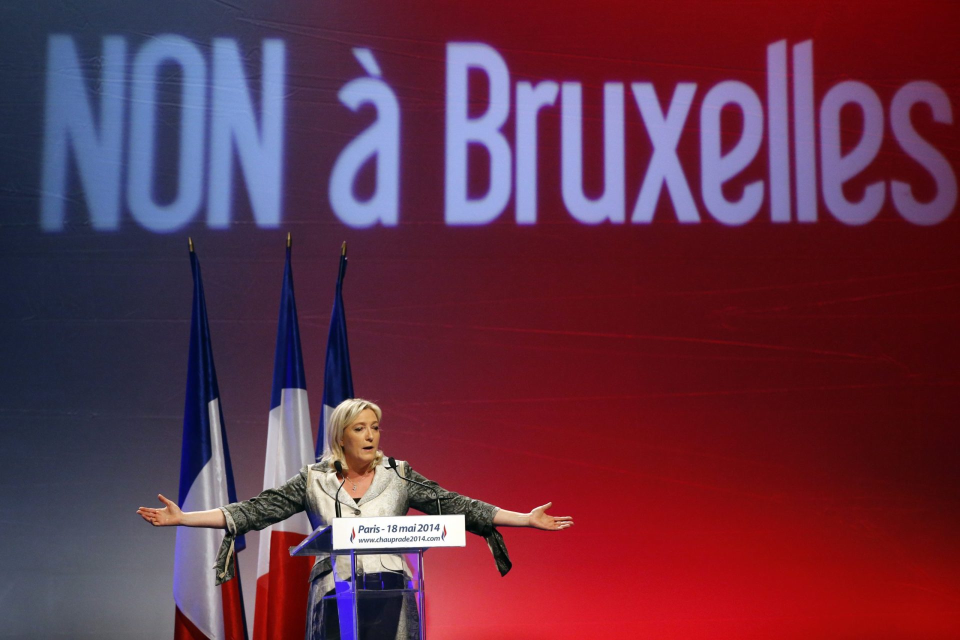 Chegou a onda eurocéptica: Le Pen vence e pede demissão de Valls