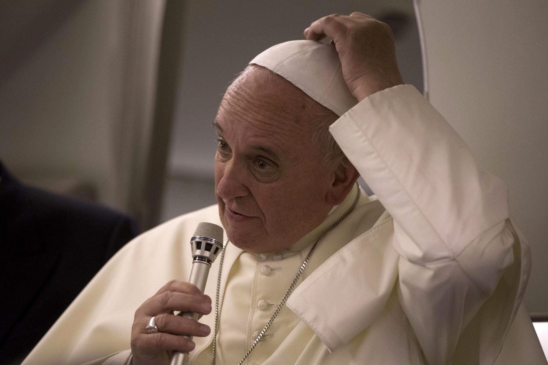 Papa diz que celibato de padres não é um dogma