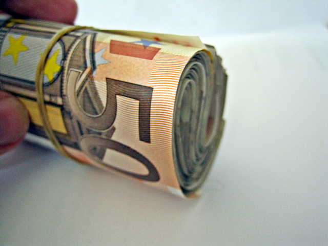 Aumento do salário mínimo para 500 euros em discussão