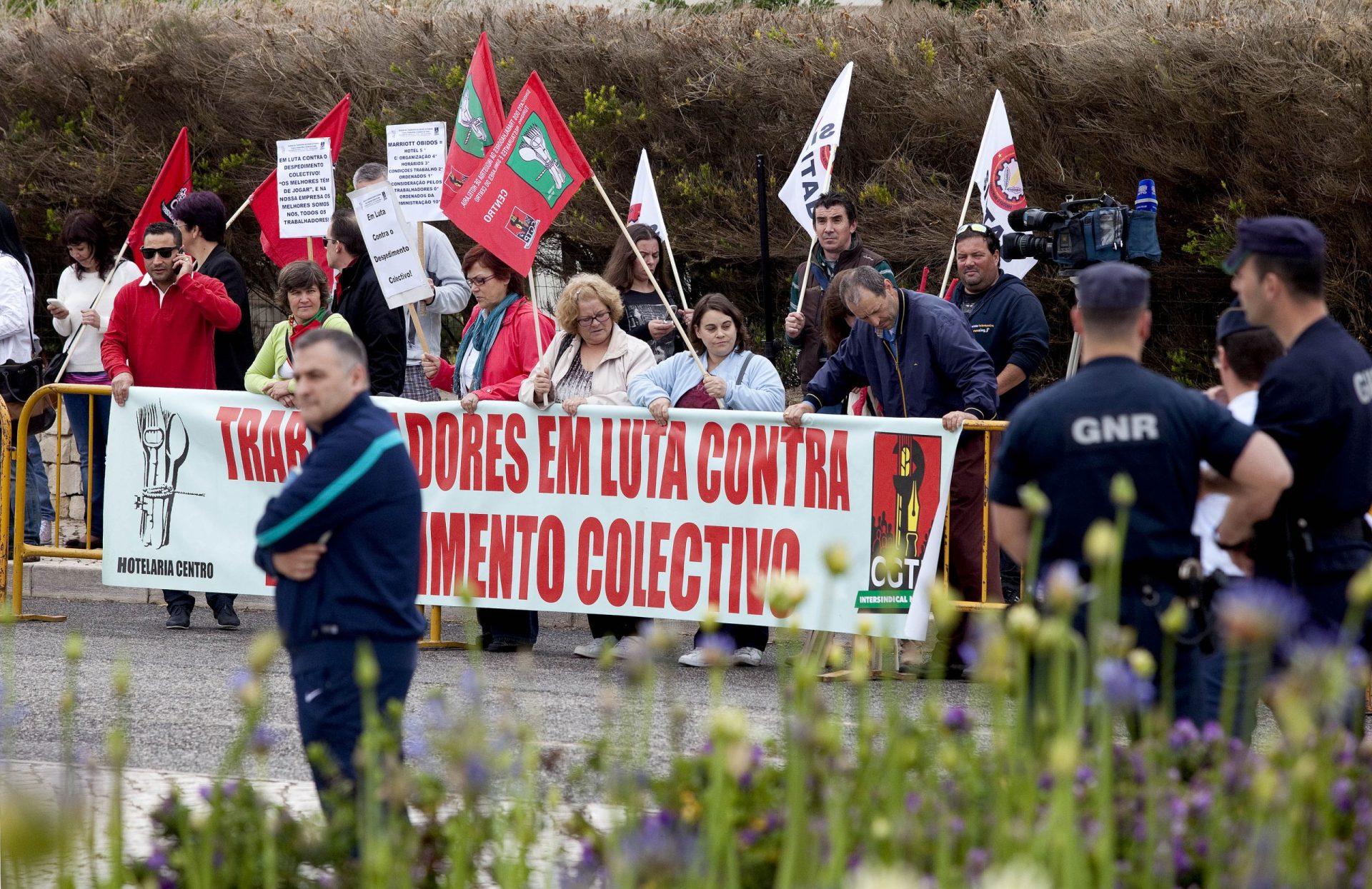 Manifestantes protestam no hotel da Selecção Nacional