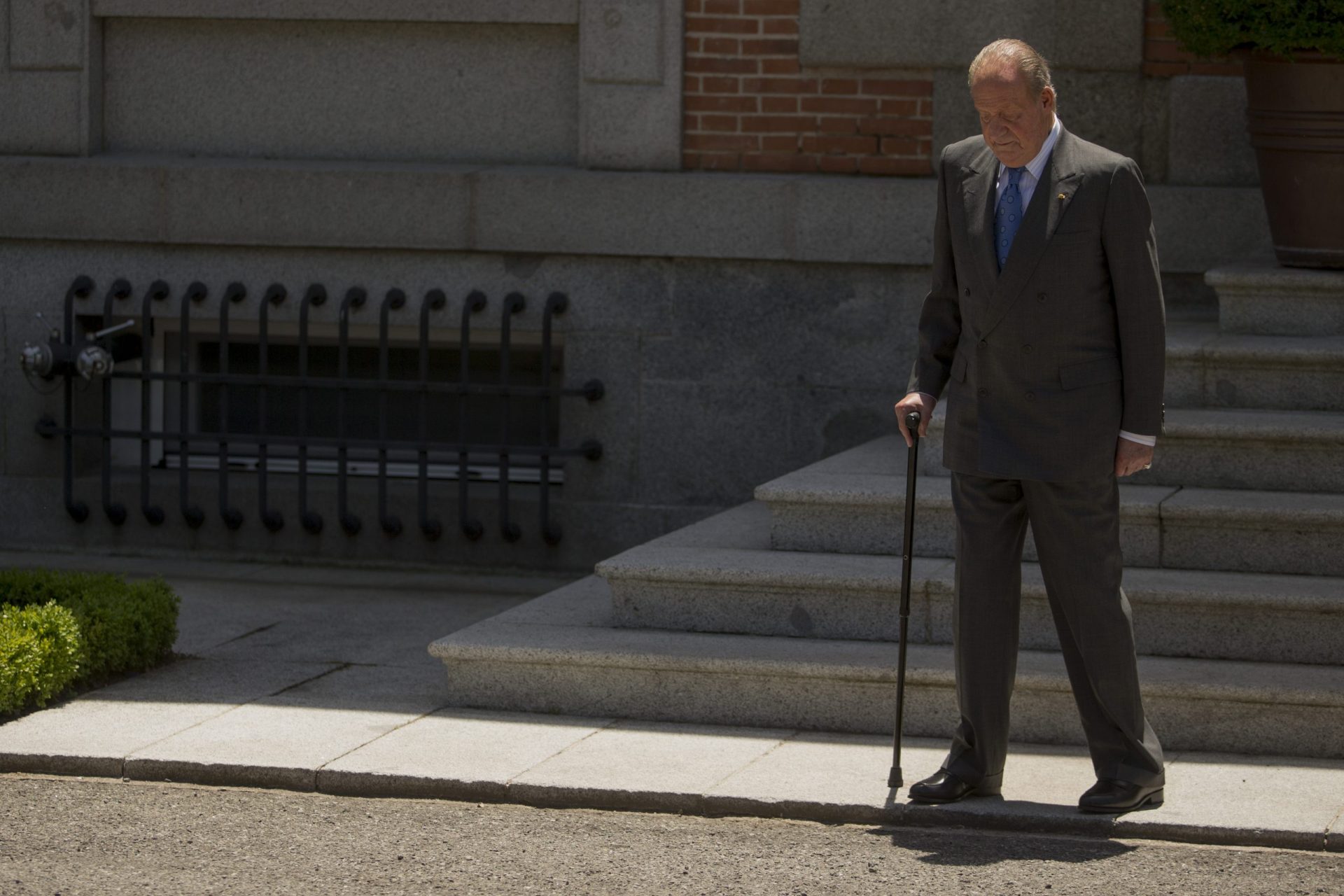Deputados espanhóis aprovam abdicação do rei Juan Carlos