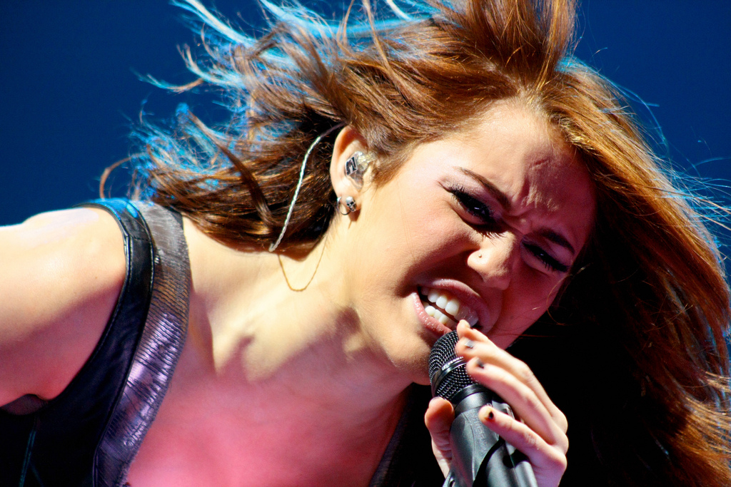 Cantora Miley Cyrus actua no domingo em Lisboa