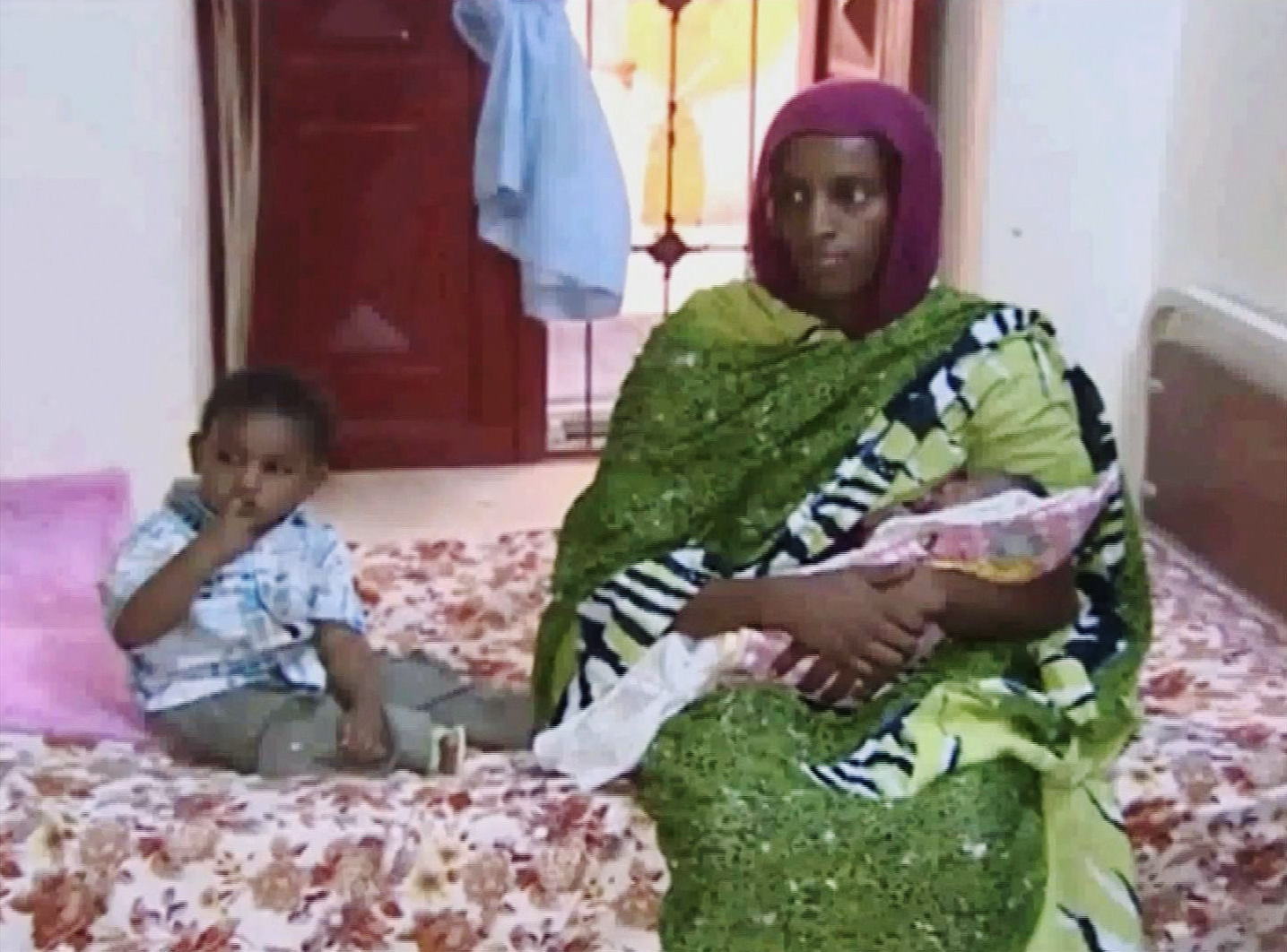 Cristã sudanesa grávida condenada à morte foi libertada
