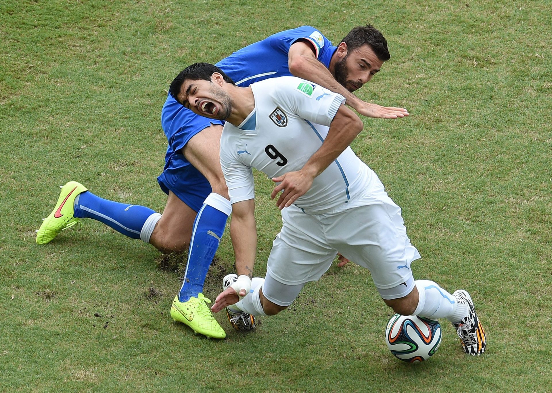 Fim dos jogos | Grupo B Itália-Uruguai (0-1) / C. Rica-Inglaterra (0-0)