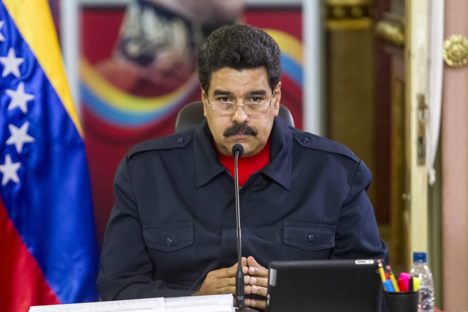 Ministro demitido arrasa Maduro