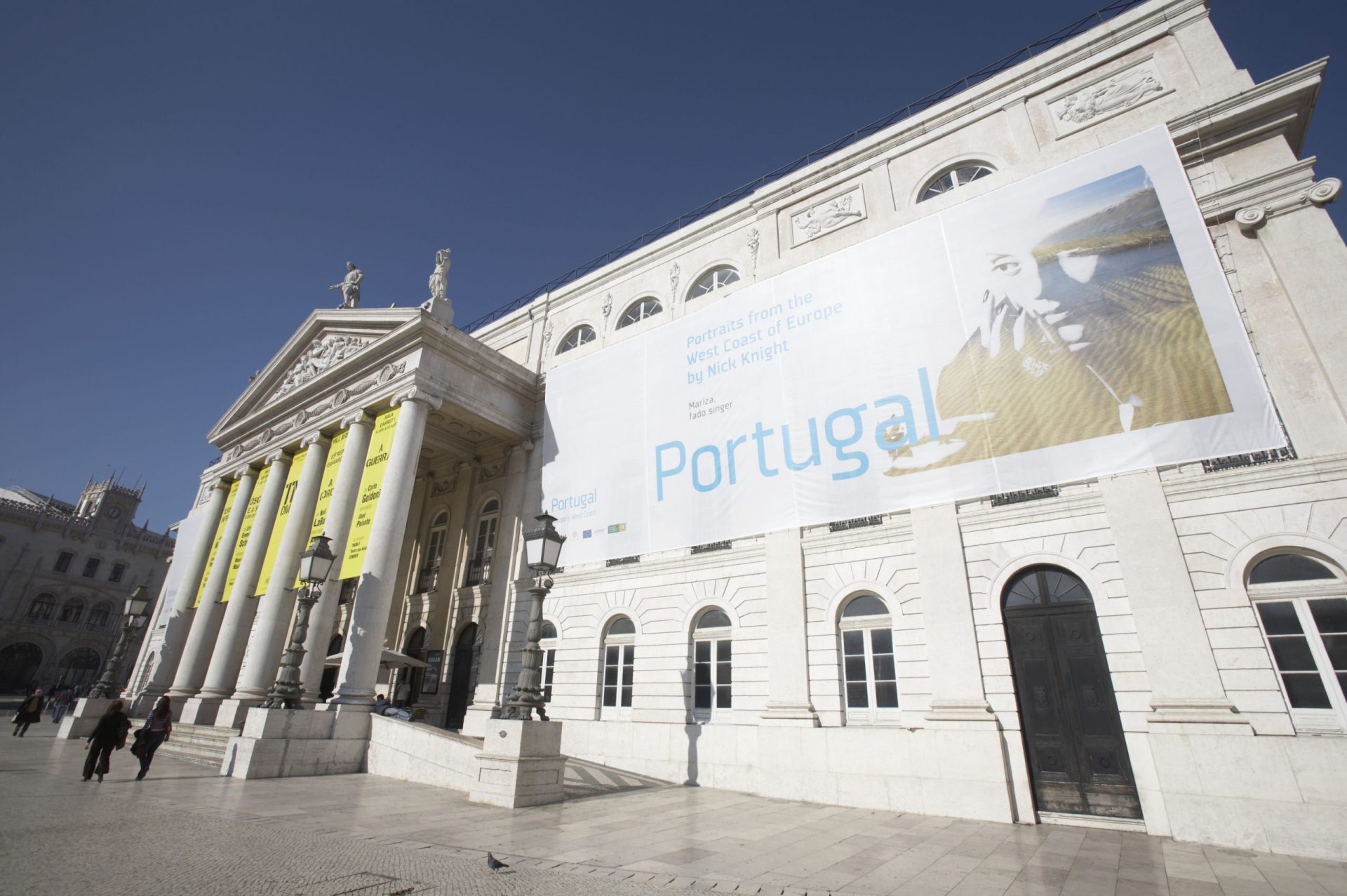 Teatro por alimentos no Dona Maria II