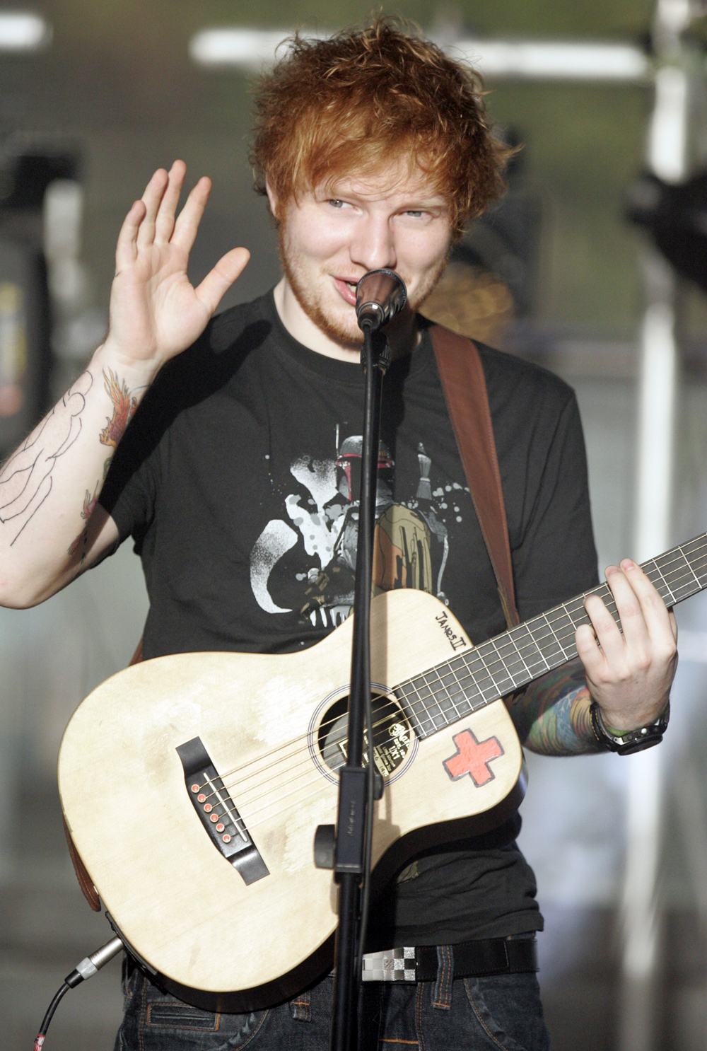 Ed Sheeran bate recorde de vendas de Coldplay