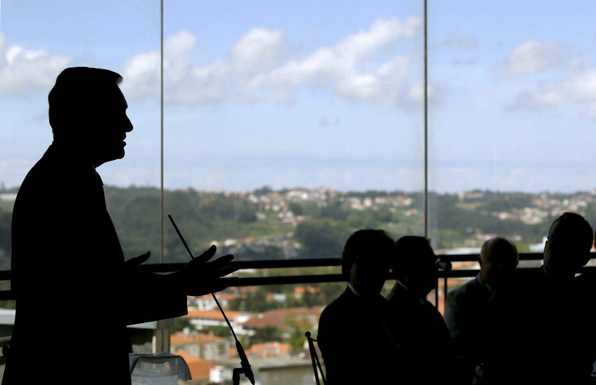 10 Junho: Oito anos de discursos de Cavaco Silva, com situação do país em fundo