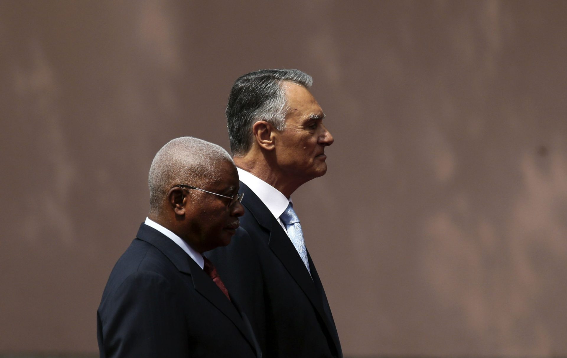 Cavaco e Guebuza defendem mais negócios entre Portugal e Moçambique