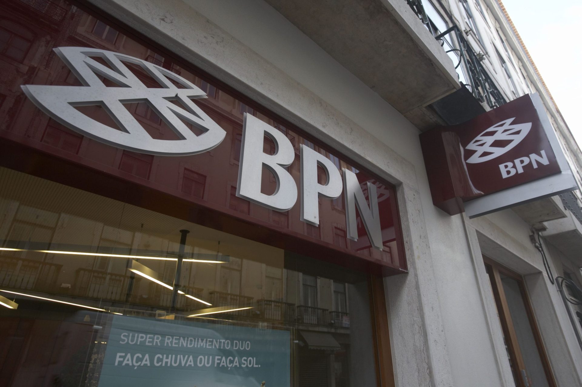 Arte falsa dá 6ª acusação no BPN