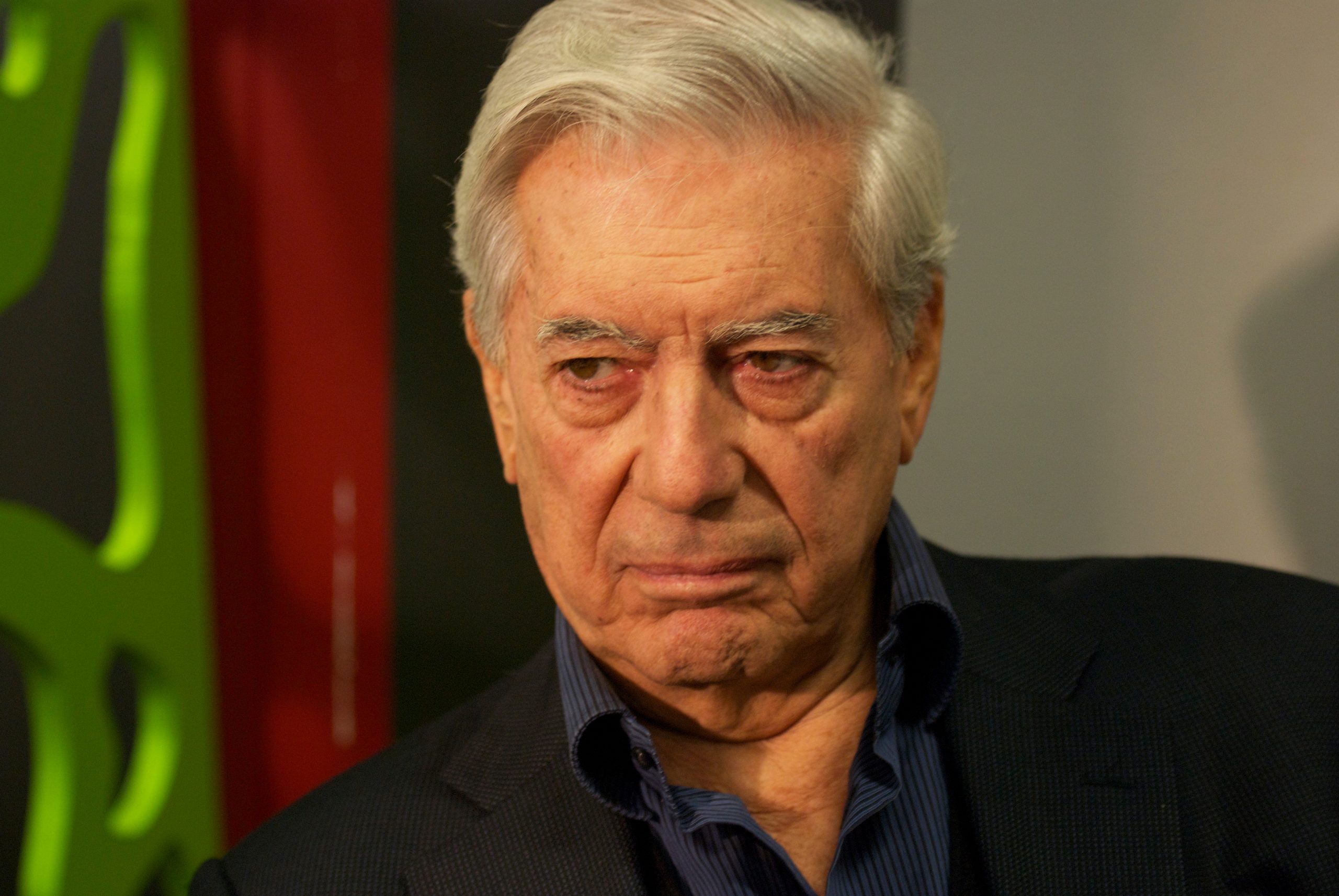 Mario Vargas Llosa recebe título doutor ‘Honoris Causa’ pela Universidade Nova