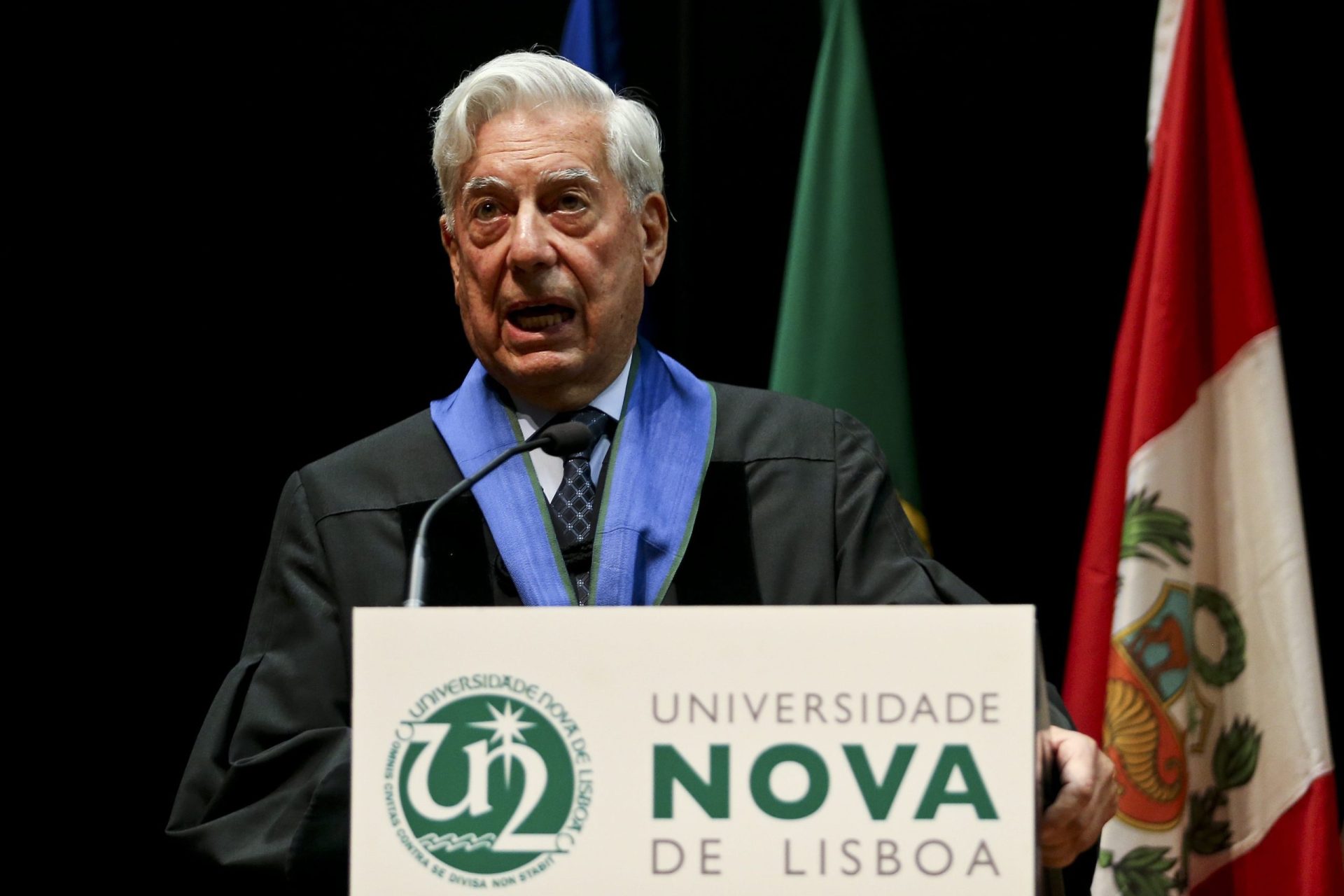 Vargas Llosa: “Nada nos ensina melhor que um livro”