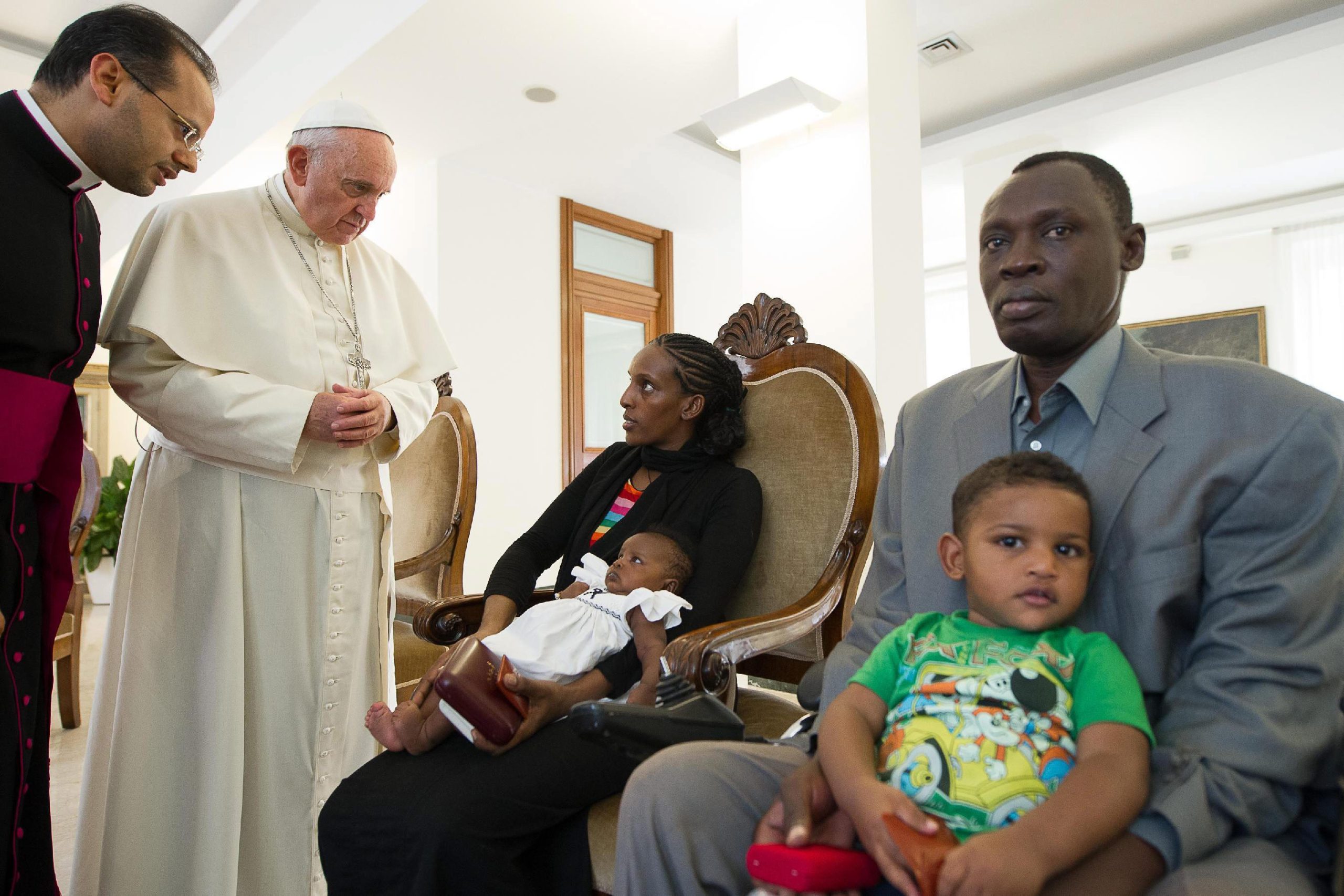 Papa abençoa sudanesa condenada à morte por trocar o Islão pelo cristianismo