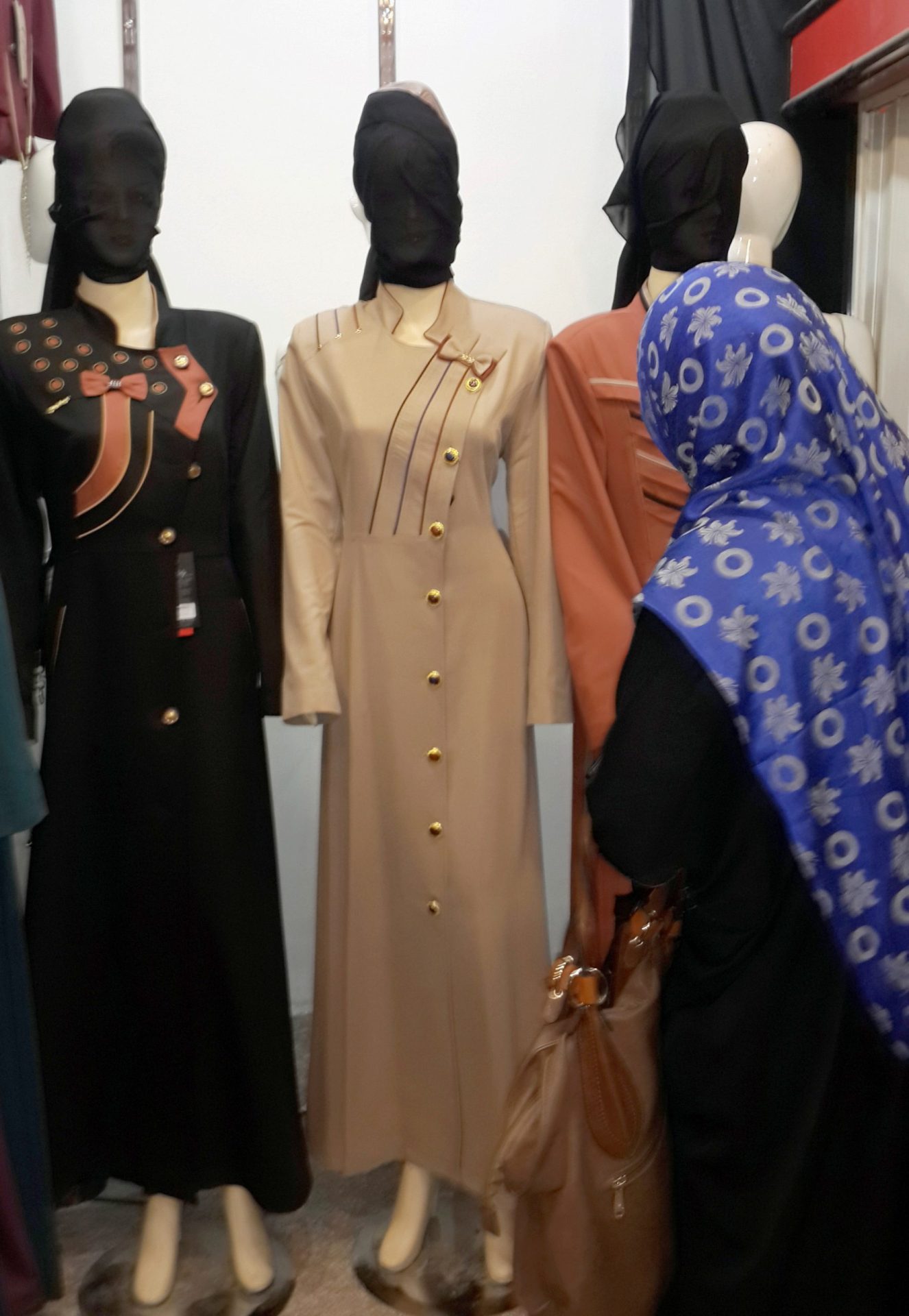 Iraque: Mulheres do Mossul obrigadas a usar véu integral