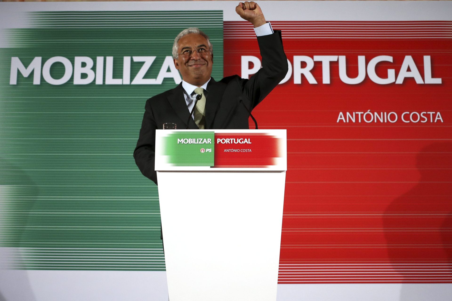António Costa defende aumento do salário mínimo para 522 euros
