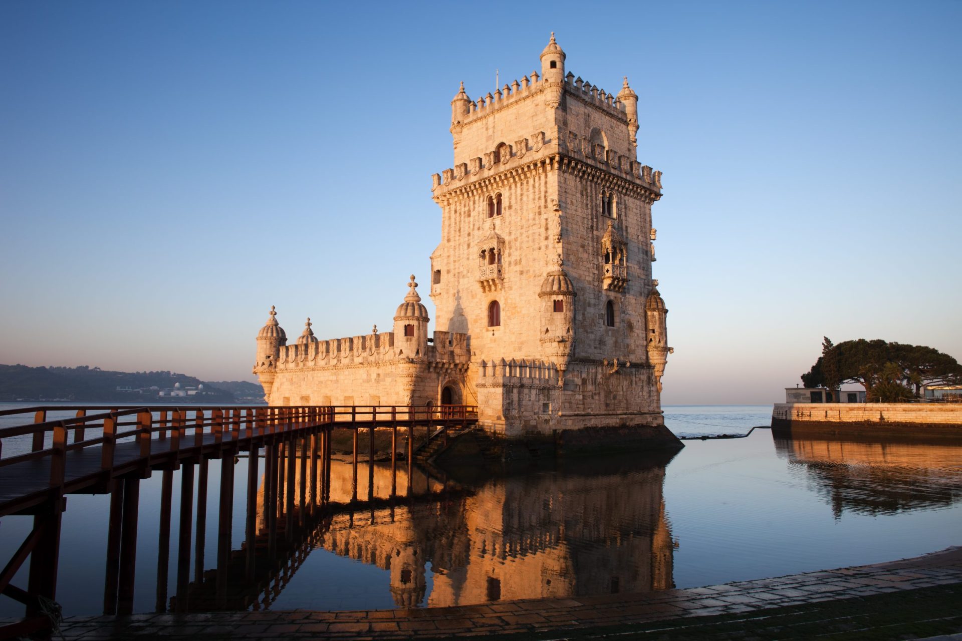 Turista fica fechada na Torre de Belém